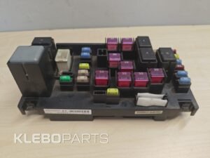 2005-2006 SUBARU LEGACY OUTBACK ENGINE FUSE RELAY BOX 82241AG00A OEM
