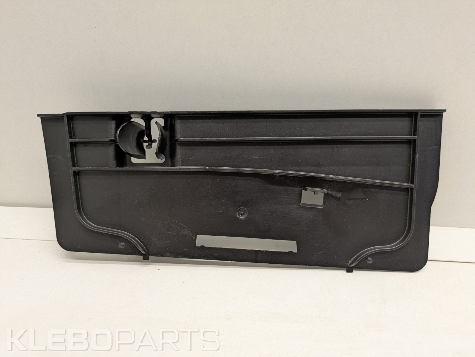 BMW E81 E87 E87N LCI bagažinės pertvaros tvirtinimo panelė 7164197 7 BMW E81 E87 E87N LCI bagažinės pertvaros tvirtinimo panelė 7164197 - Image 7