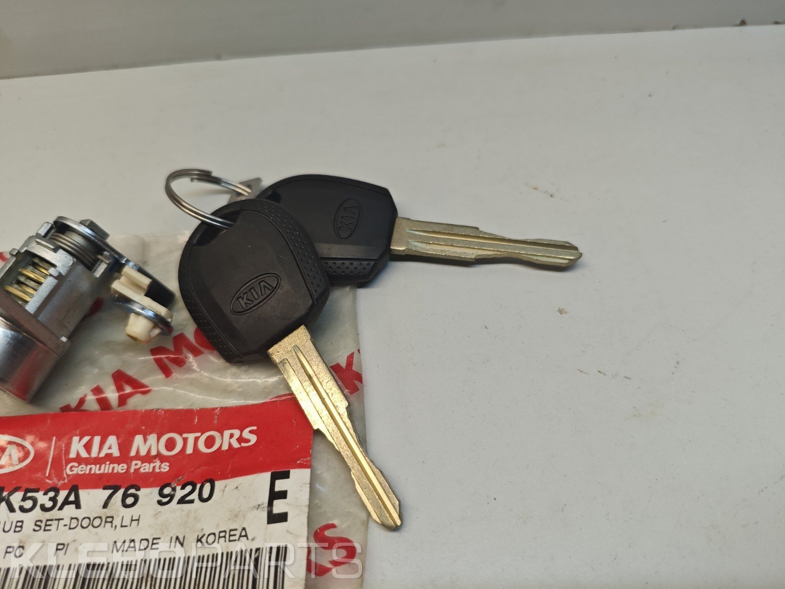 Kia Carnival Sedona 2001–2005 durelių spynos cilindras su raktu 4 Kia Carnival Sedona 2001–2005 durelių spynos cilindras su raktu - Image 4