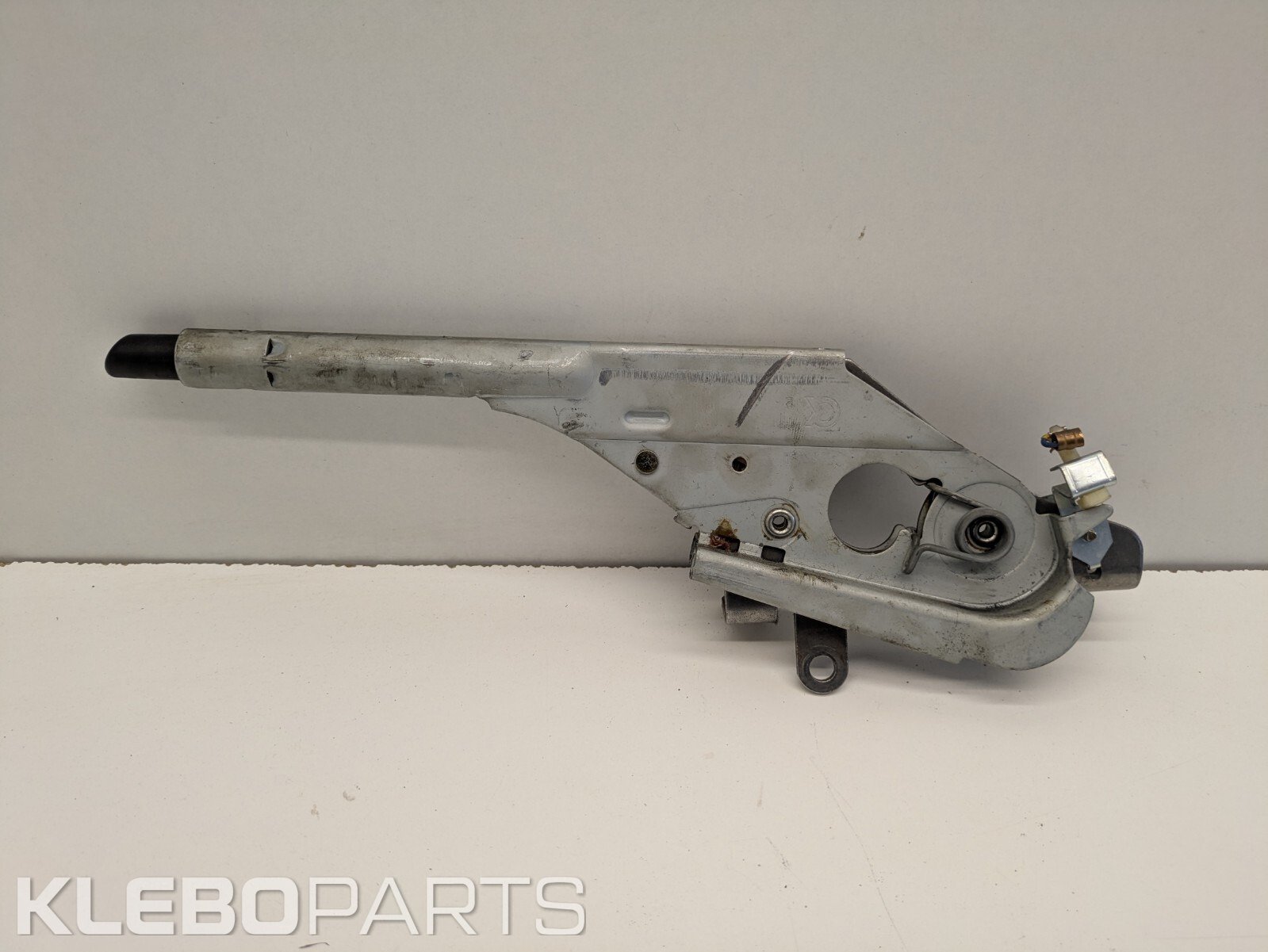 BMW 5 E39 Handbrake Parking Brake Lever Mechanism 1163157 2 BMW 5 E39 Handbrake Parking Brake Lever Mechanism 1163157 - Image 2