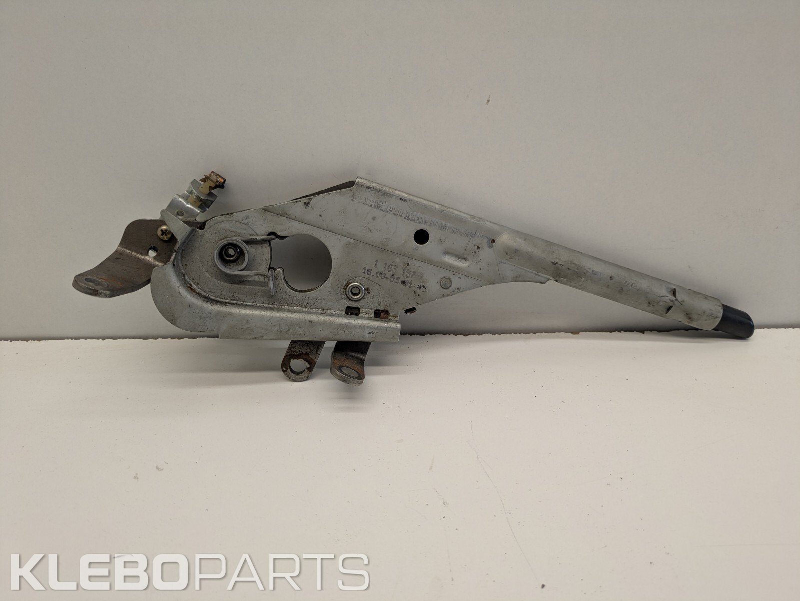 BMW 5 E39 Handbrake Parking Brake Lever Mechanism 1163157 1 BMW 5 E39 Handbrake Parking Brake Lever Mechanism 1163157