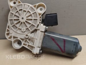 Mercedes Benz C  W203 Front Left Door Window Regulator Motor A2118201842