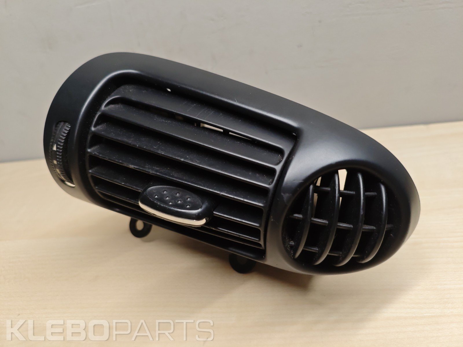 Mercedes C W203 Front Right Side Dash Air Vent Grille 2038300254 A2038302654 2 Mercedes C W203 Front Right Side Dash Air Vent Grille 2038300254 A2038302654 - Image 2
