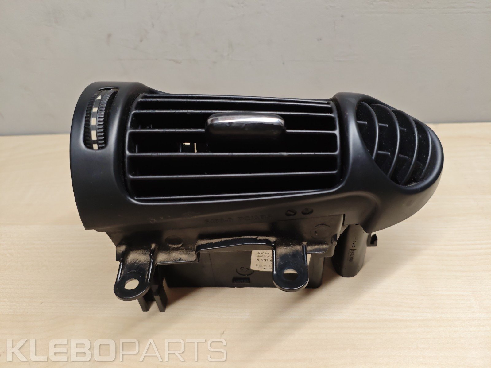 Mercedes C W203 Front Right Side Dash Air Vent Grille 2038300254 A2038302654 3 Mercedes C W203 Front Right Side Dash Air Vent Grille 2038300254 A2038302654 - Image 3