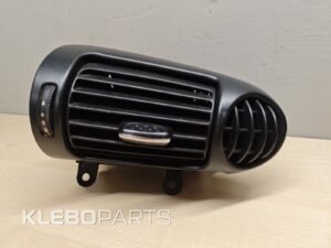 Pagrindinis 23 Mercedes C W203 Front Right Side Dash Air Vent Grille 2038300254 A2038302654