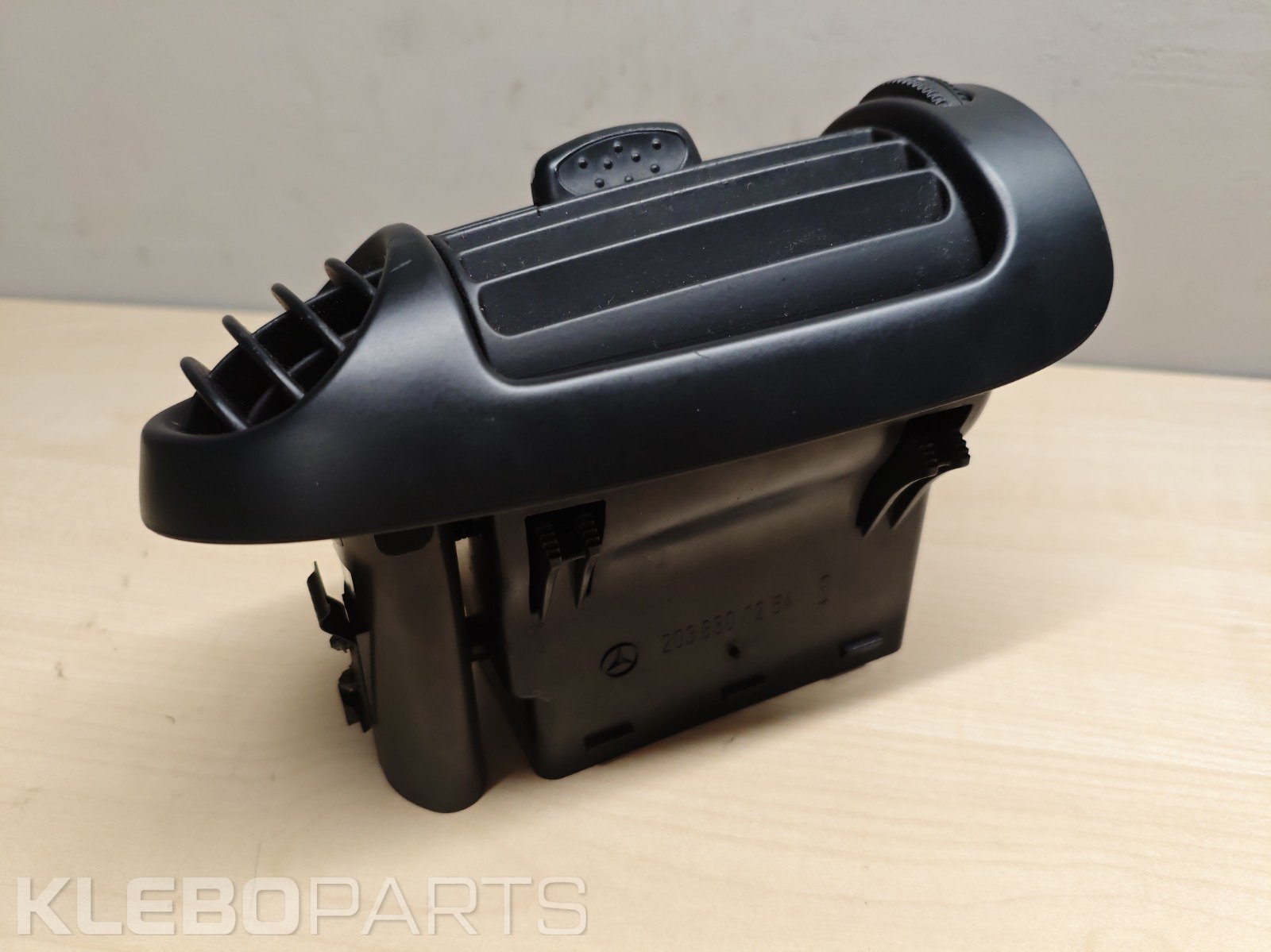 Mercedes C W203 Front Right Side Dash Air Vent Grille 2038300254 A2038302654 4 Mercedes C W203 Front Right Side Dash Air Vent Grille 2038300254 A2038302654 - Image 4