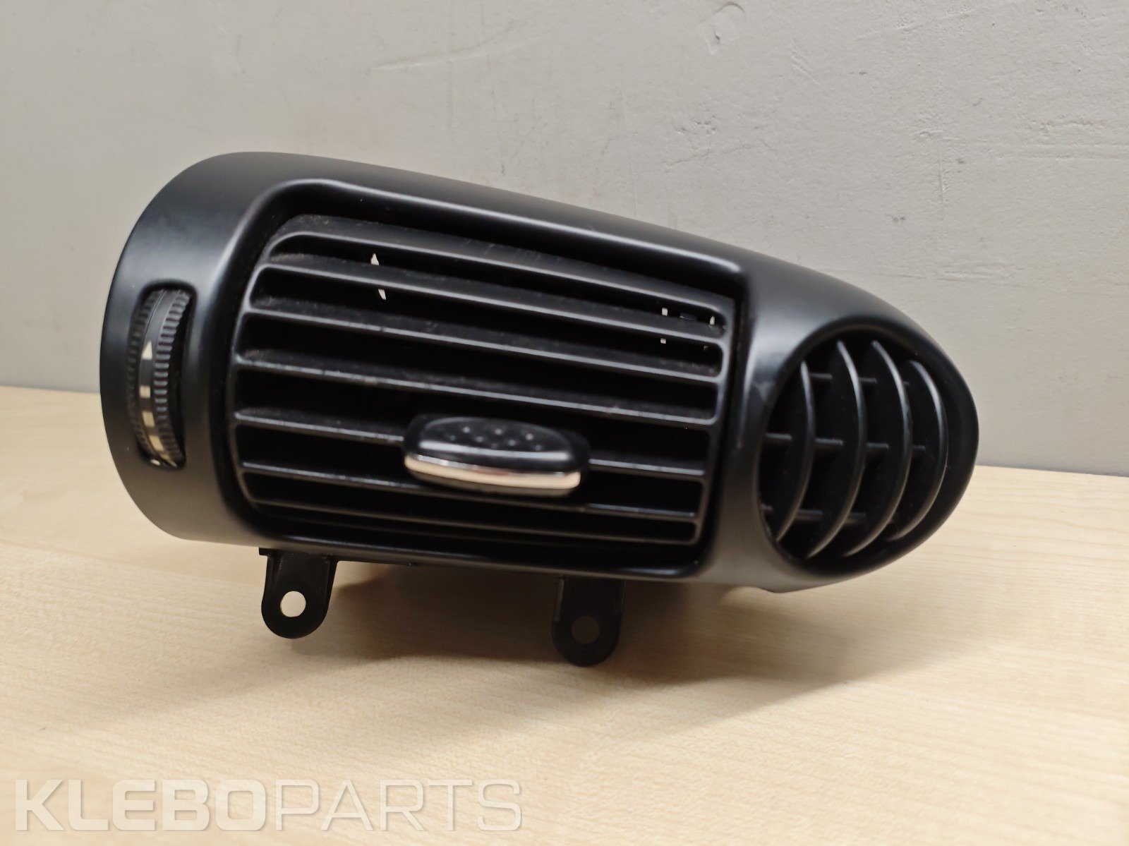 Mercedes C W203 Front Right Side Dash Air Vent Grille 2038300254 A2038302654 1 Mercedes C W203 Front Right Side Dash Air Vent Grille 2038300254 A2038302654