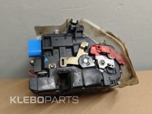 VW GOLF POLO TRANSPORTER CADDY 2007 FRONT RIGHT DOOR LOCK LATCH 3B1837016