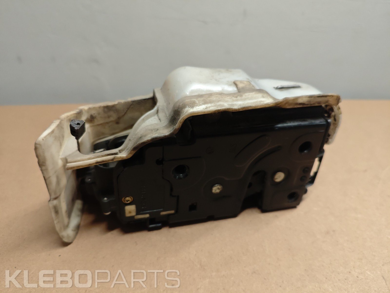 VW GOLF POLO TRANSPORTER CADDY 2007 FRONT RIGHT DOOR LOCK LATCH 3B1837016 7 VW GOLF POLO TRANSPORTER CADDY 2007 FRONT RIGHT DOOR LOCK LATCH 3B1837016 - Image 7