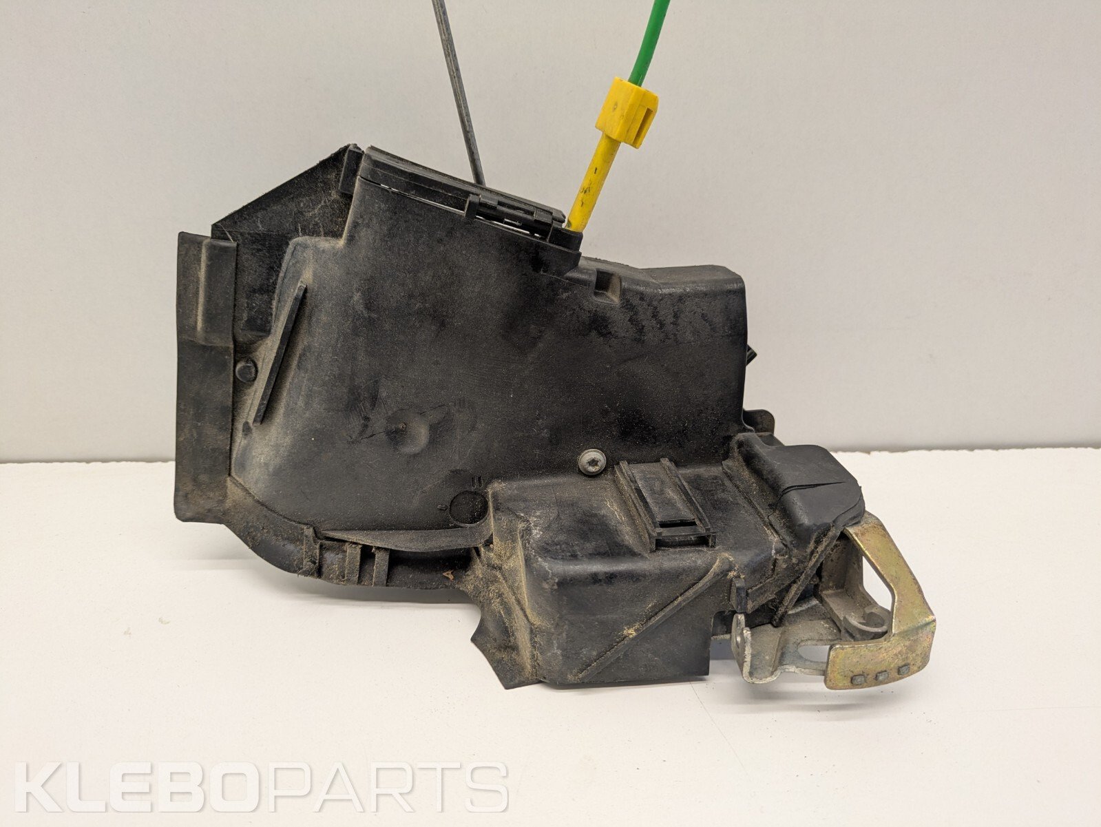 BMW 5 E39 priekinė dešinė durelių spyna 8235114 4 BMW 5 E39 priekinė dešinė durelių spyna 8235114 - Image 4