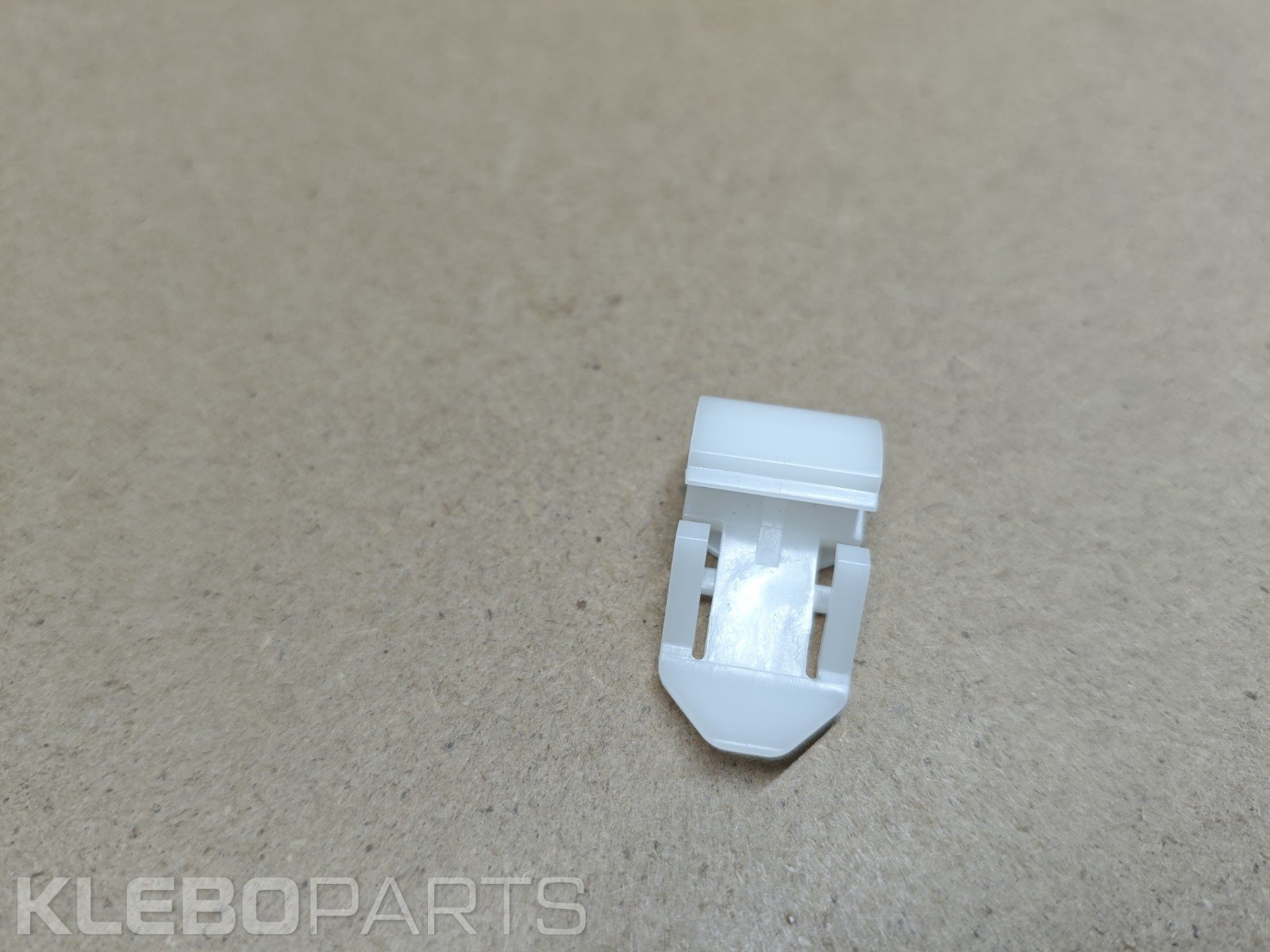 Honda Stream 2001–2005 slenksčio moldingų galinis klipsas 91562-S2X-003 4 Honda Stream 2001–2005 slenksčio moldingų galinis klipsas 91562-S2X-003 - Image 4