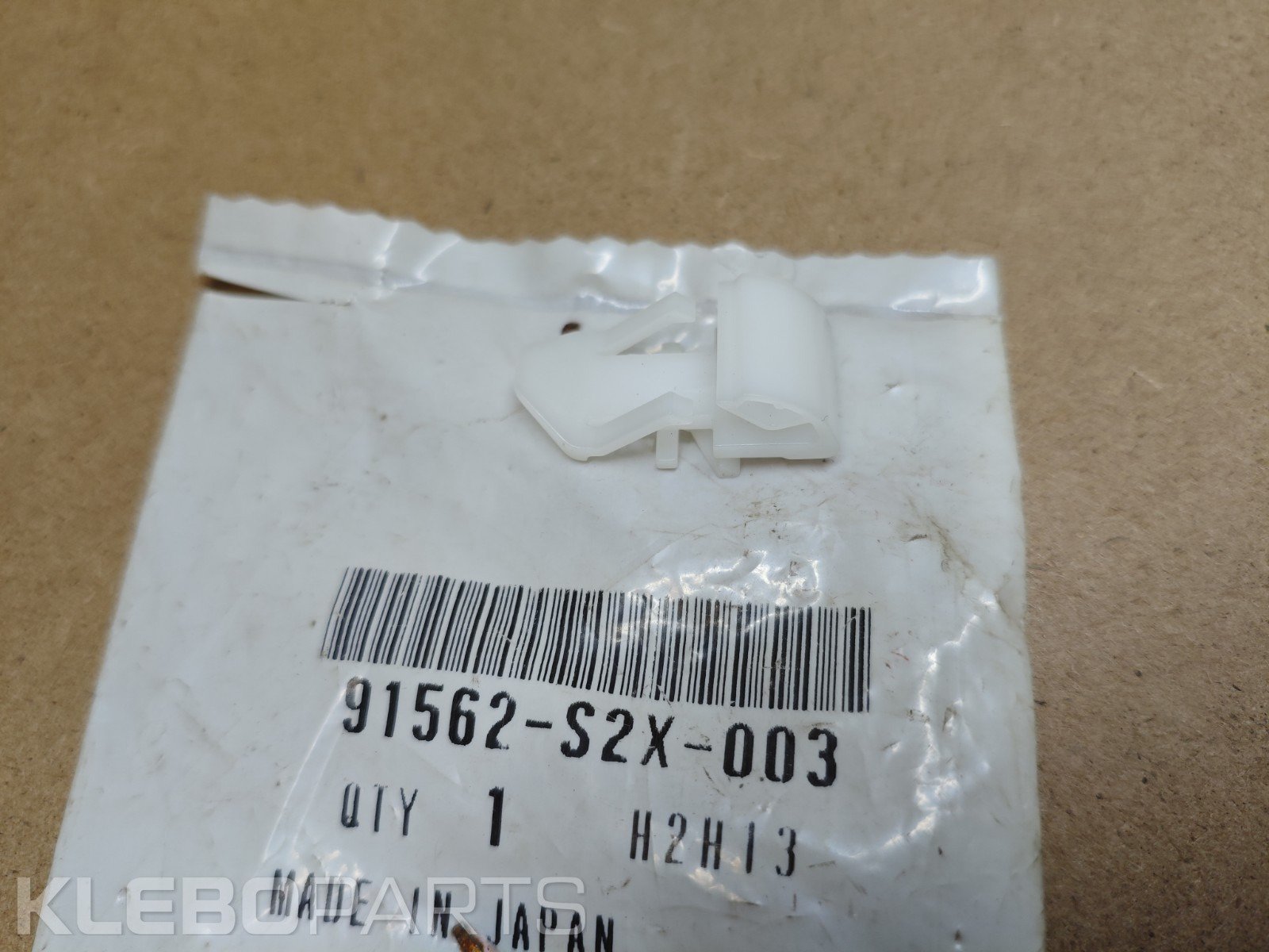 Honda Stream 2001–2005 slenksčio moldingų galinis klipsas 91562-S2X-003 1 Honda Stream 2001–2005 slenksčio moldingų galinis klipsas 91562-S2X-003