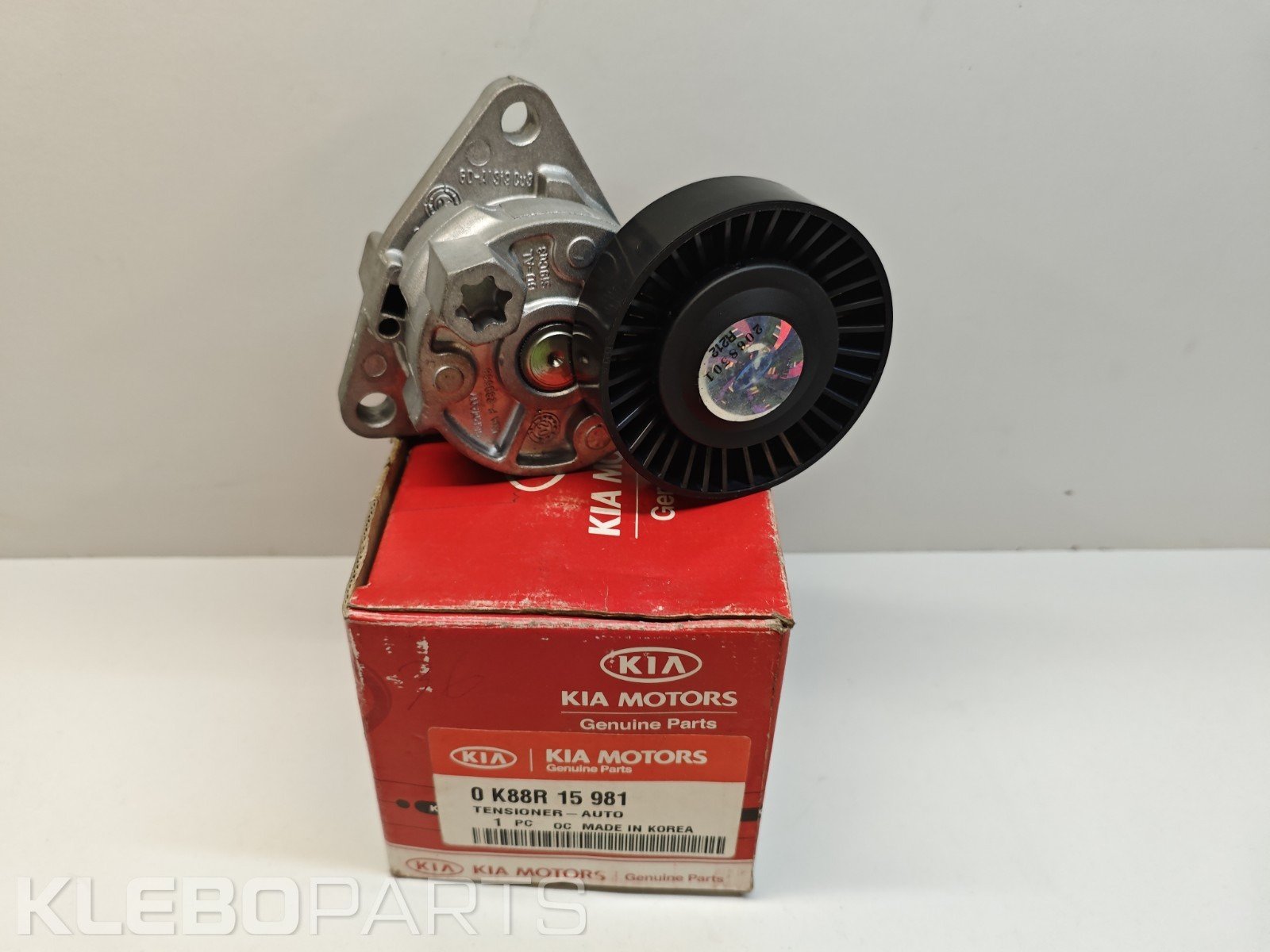 Hyundai Terracan / Kia Carnival 2001–2006 2.9L naujas V-diržo įtempiklis 1 Hyundai Terracan / Kia Carnival 2001–2006 2.9L naujas V-diržo įtempiklis