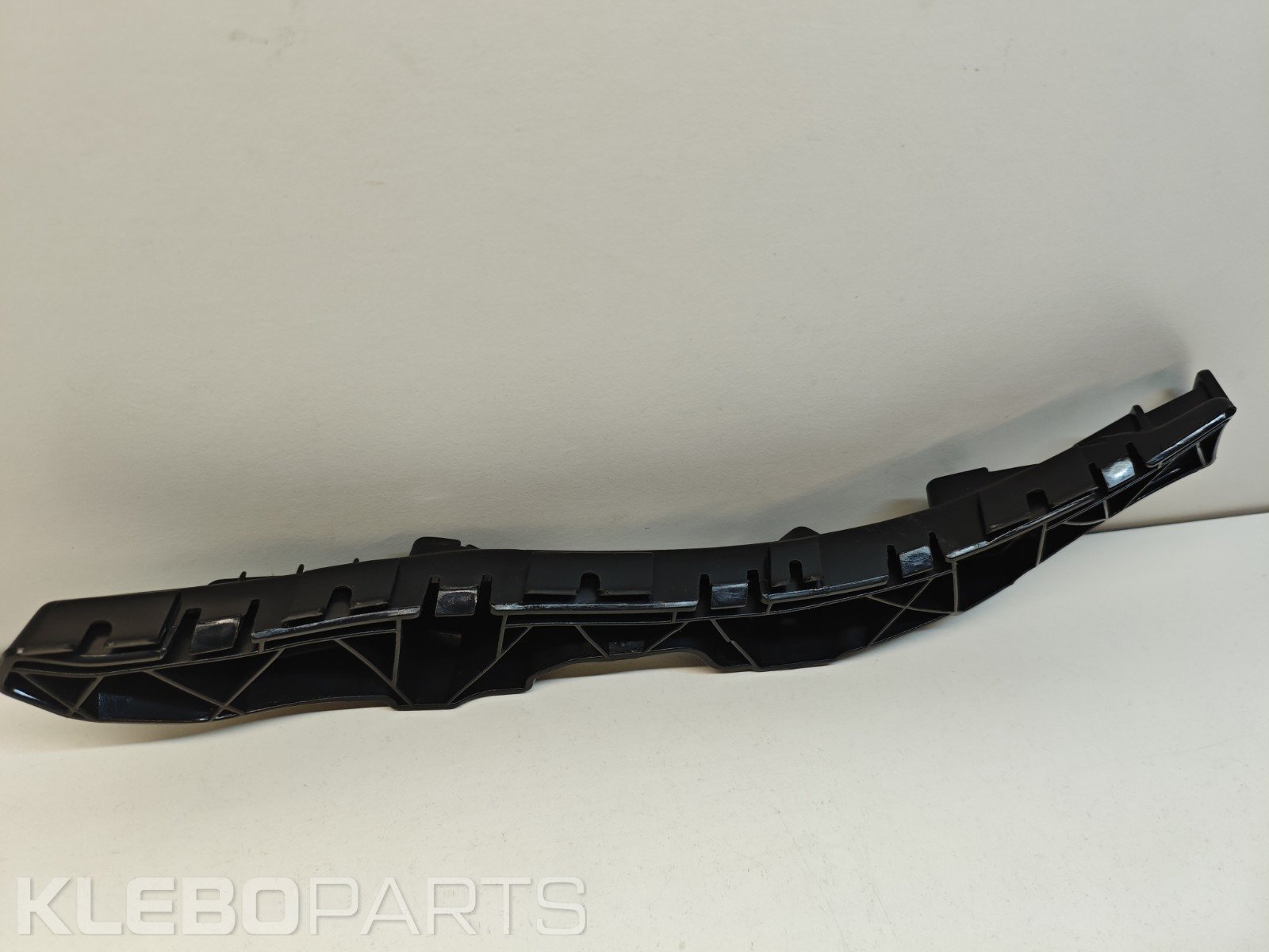 Kia Ceed 2008–2010 galinio buferio kairės pusės laikiklis 866131H000 4 Kia Ceed 2008–2010 galinio buferio kairės pusės laikiklis 866131H000 - Image 4