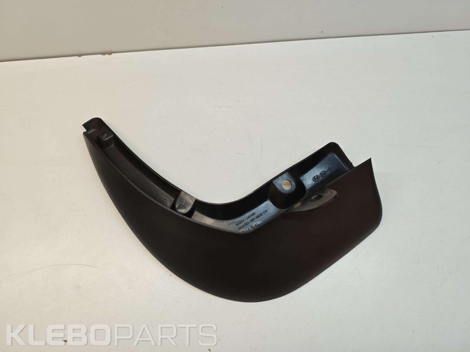 Kia Ceed 2009–2012 galinis kairys purvasaugis 868411H100 1 Kia Ceed 2009–2012 galinis kairys purvasaugis 868411H100