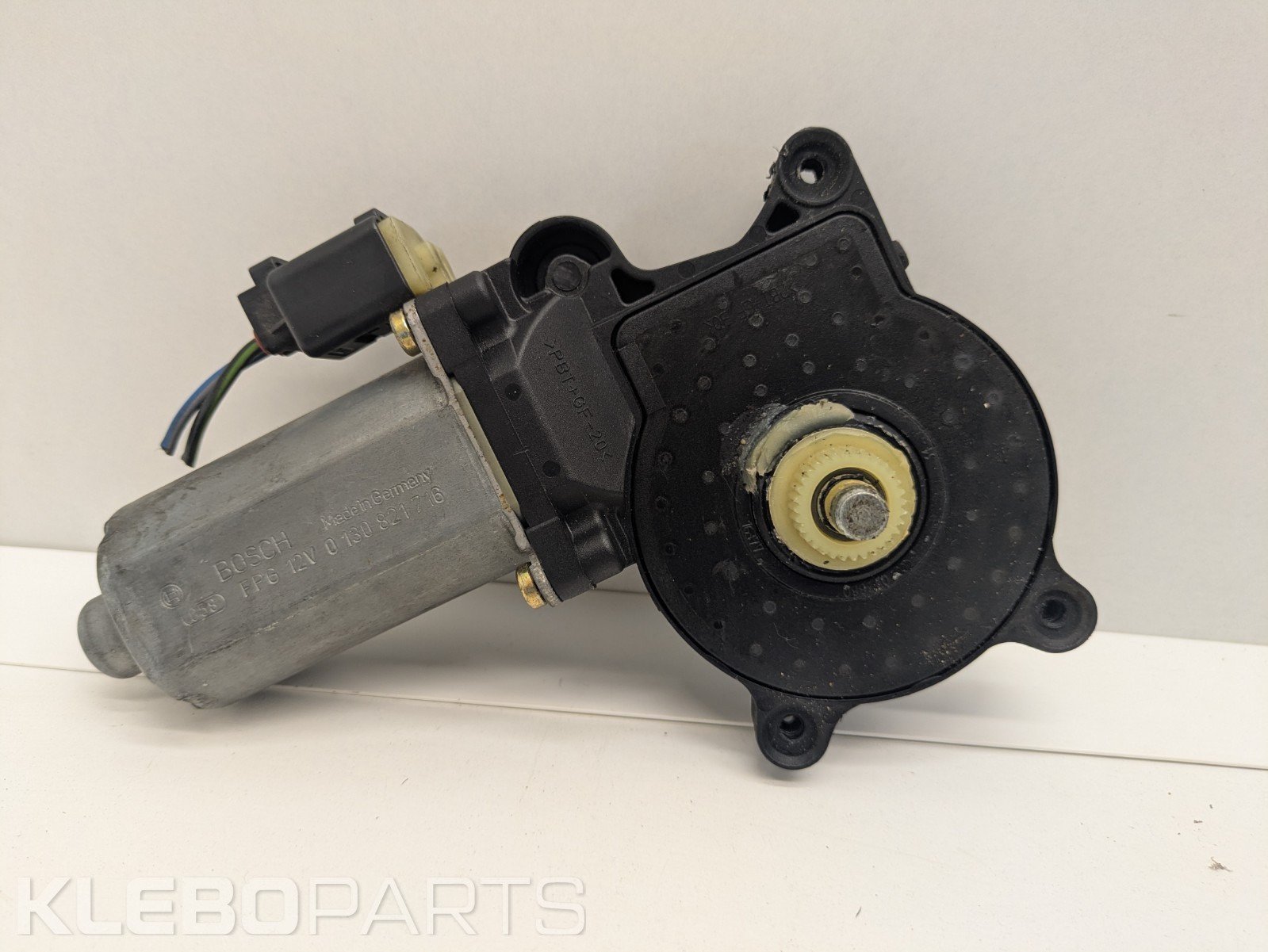 BMW 3 E46 priekinių kairių durelių keltuvo variklis 67628362063 1 BMW 3 E46 priekinių kairių durelių keltuvo variklis 67628362063