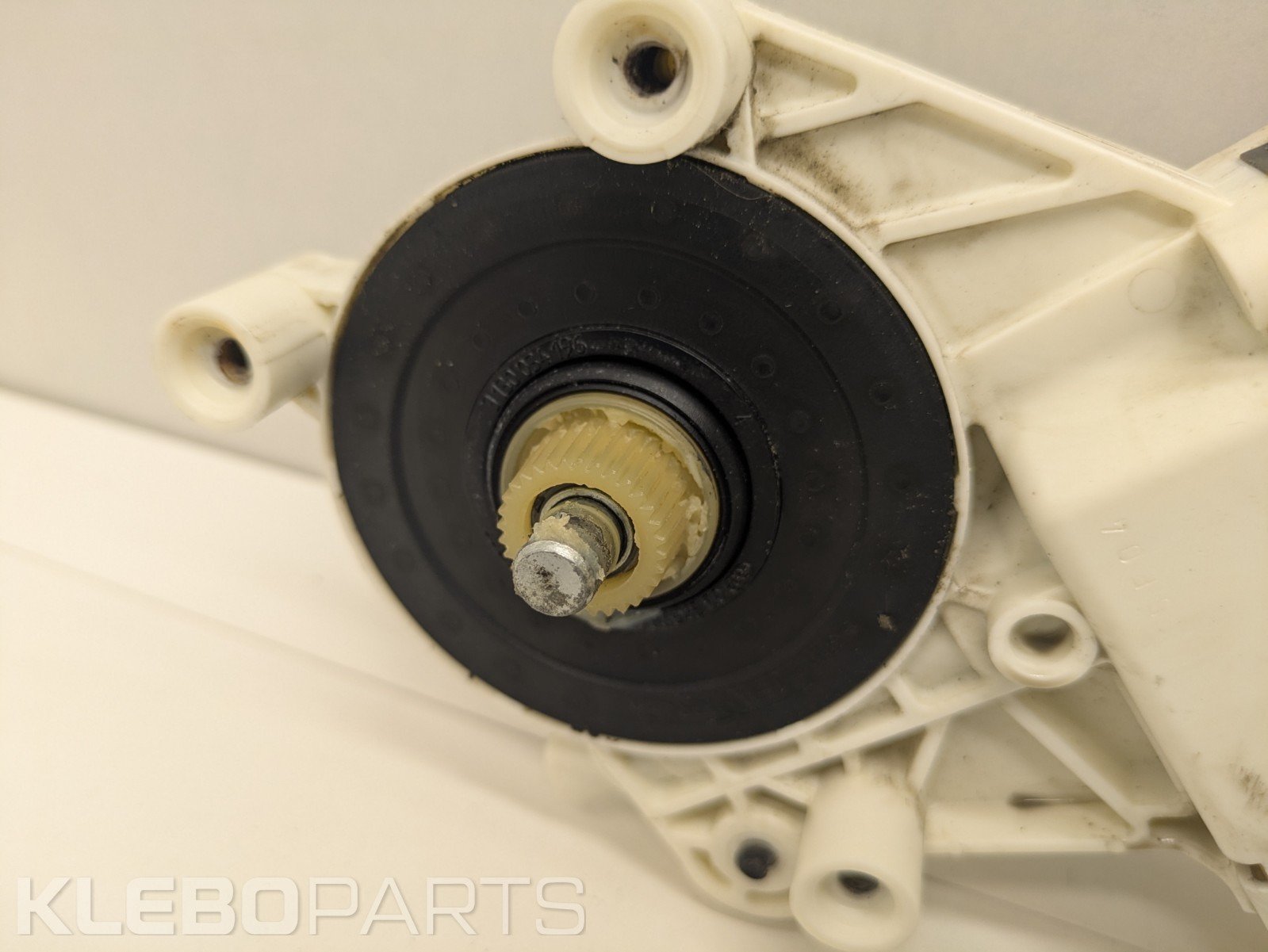 BMW E87 E90 E91 E84 priekinių kairių durelių lango keltuvo variklis 6927027 4 BMW E87 E90 E91 E84 priekinių kairių durelių lango keltuvo variklis 6927027 - Image 4