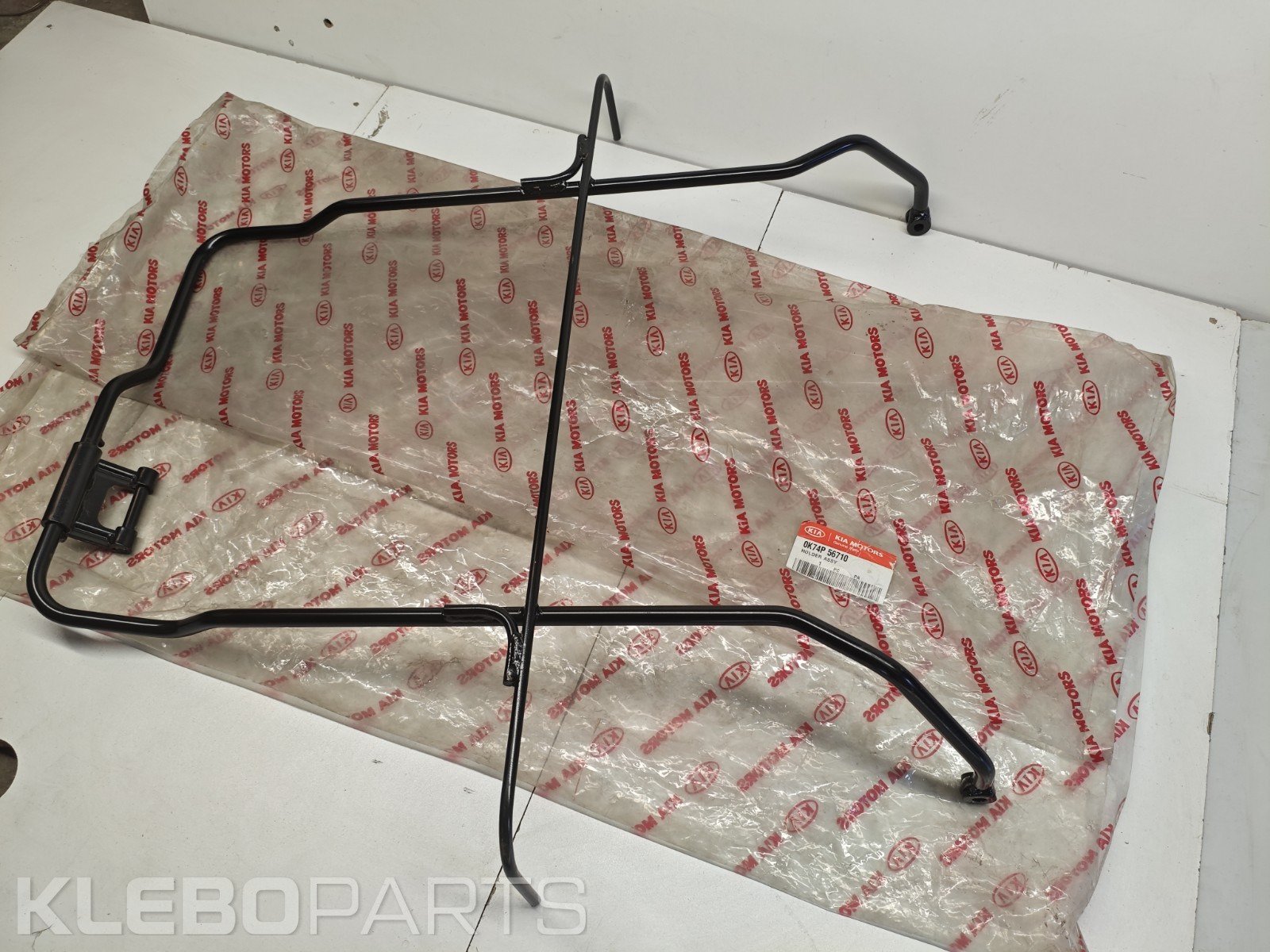 Kia Pregio Besta Bongo 2000–2005 atsarginio rato laikiklis 0K74P56710 4 Kia Pregio Besta Bongo 2000–2005 atsarginio rato laikiklis 0K74P56710 - Image 4