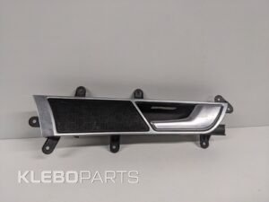 Audi A6 C6 priekinė dešinė durelių rankenėlė su aukšto dažnio garsiakalbiu 4F0837020B