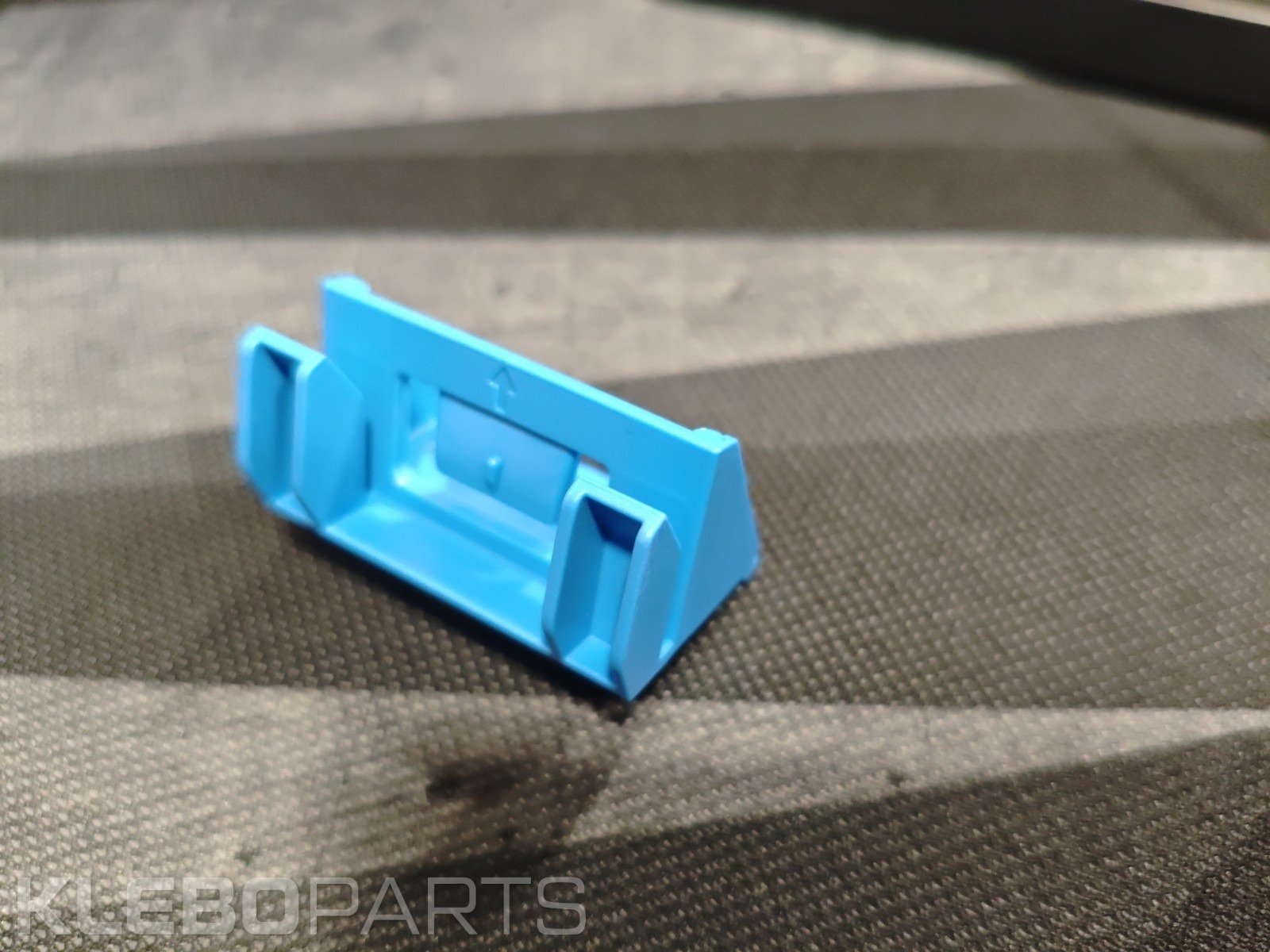 GENUINE BMW M3 G80 G81 2021-2025 Rocker Molding Clip 51779882382 9882382 4 GENUINE BMW M3 G80 G81 2021-2025 Rocker Molding Clip 51779882382 9882382 - Image 4