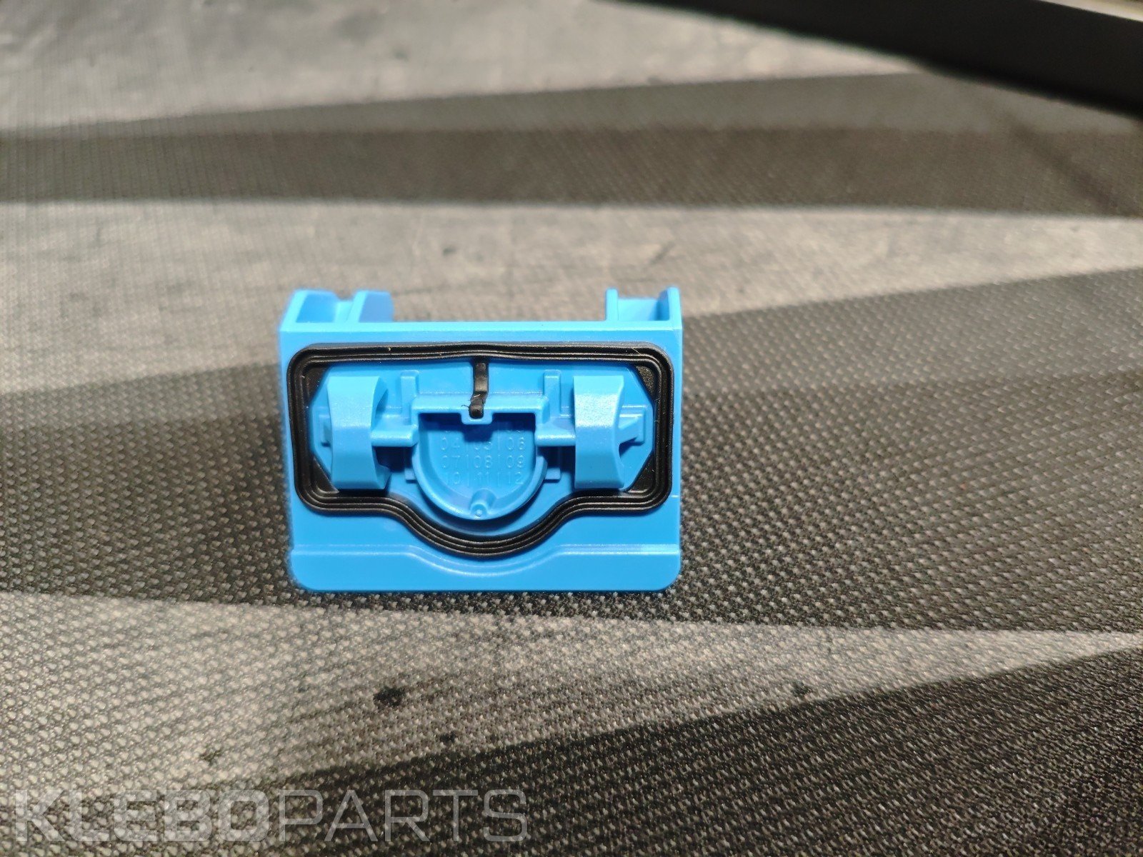 GENUINE BMW M3 G80 G81 2021-2025 Rocker Molding Clip 51779882382 9882382 7 GENUINE BMW M3 G80 G81 2021-2025 Rocker Molding Clip 51779882382 9882382 - Image 7