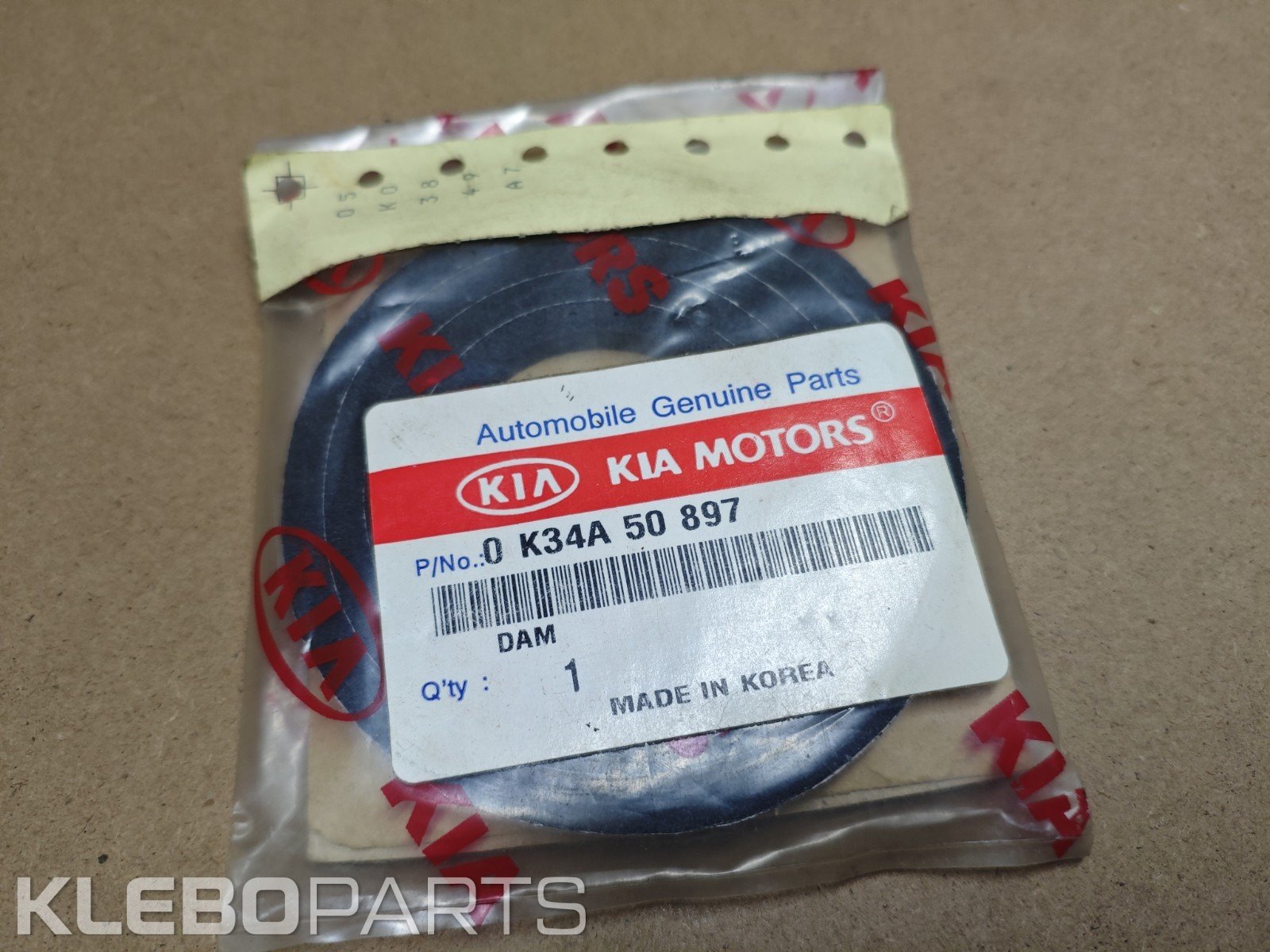 KIA RIo 00-05 NEW Rear Querter Glass DAM Seal 0K34A50897 Genuine 1 KIA RIo 00-05 NEW Rear Querter Glass DAM Seal 0K34A50897 Genuine