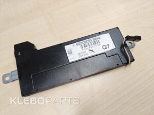 MERCEDES BENZ C CLASS W203 ANTENNA AMPLIFIER BOOSTER A2038207989