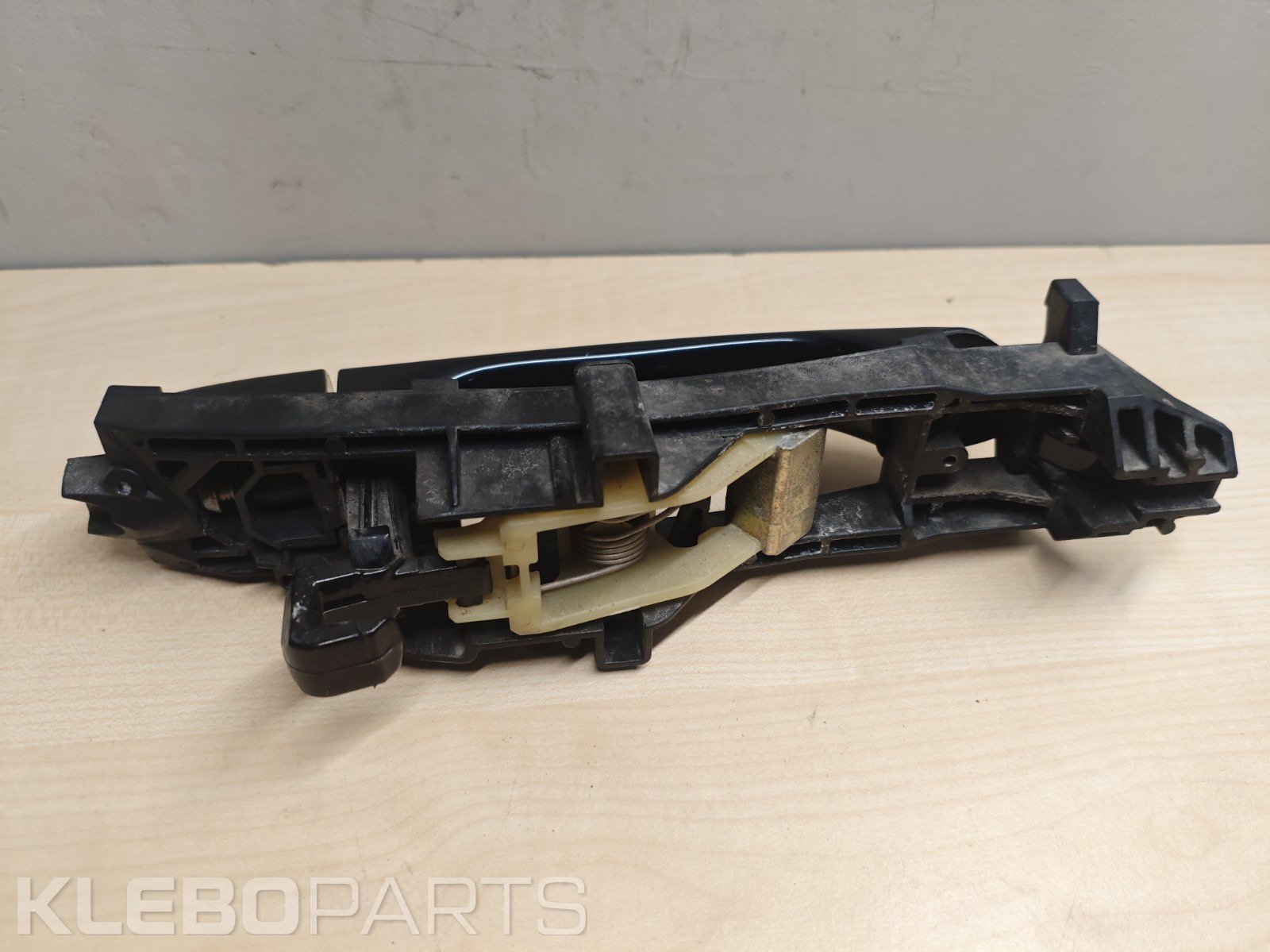 Mercedes Benz C Class W203 Rear Left Exterior Door Handle Complete 768U 7 Mercedes Benz C Class W203 Rear Left Exterior Door Handle Complete 768U - Image 7