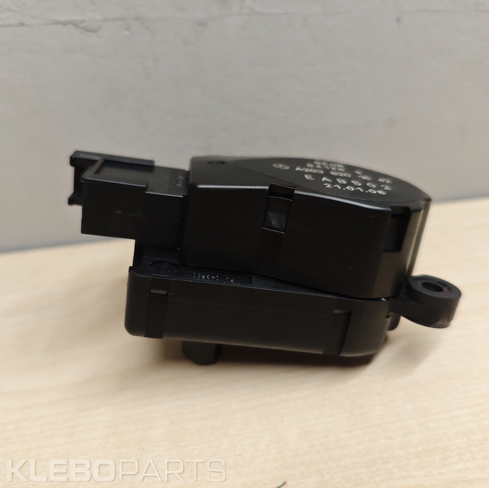 Mercedes W163 R171 W203 W209 W211 W210 R230 W463 Heater Flap Motor A2038201642 2 Mercedes W163 R171 W203 W209 W211 W210 R230 W463 Heater Flap Motor A2038201642 - Image 2
