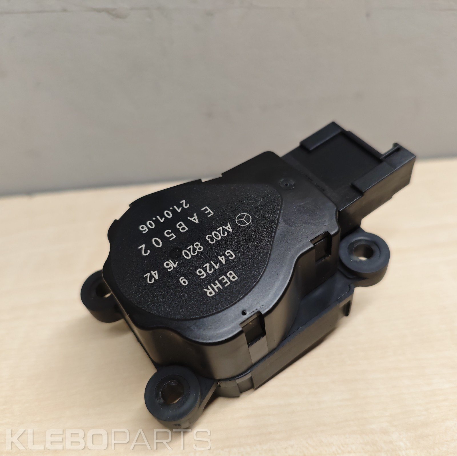 Mercedes W163 R171 W203 W209 W211 W210 R230 W463 Heater Flap Motor A2038201642 3 Mercedes W163 R171 W203 W209 W211 W210 R230 W463 Heater Flap Motor A2038201642 - Image 3
