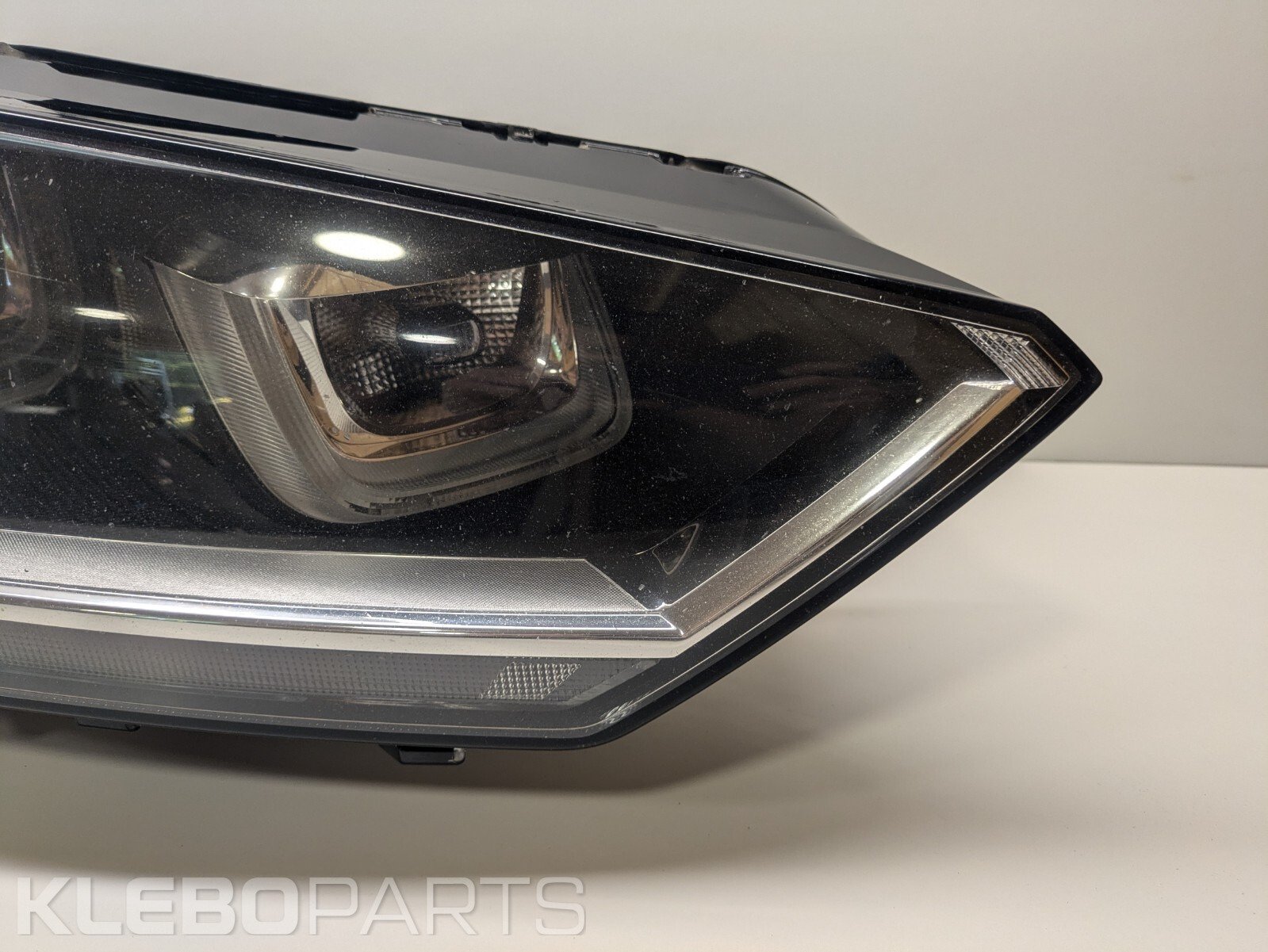 VW Golf Sportsvan 2014–2020 priekinis dešinys ksenoninis žibintas 517941752B 6 VW Golf Sportsvan 2014–2020 priekinis dešinys ksenoninis žibintas 517941752B - Image 6