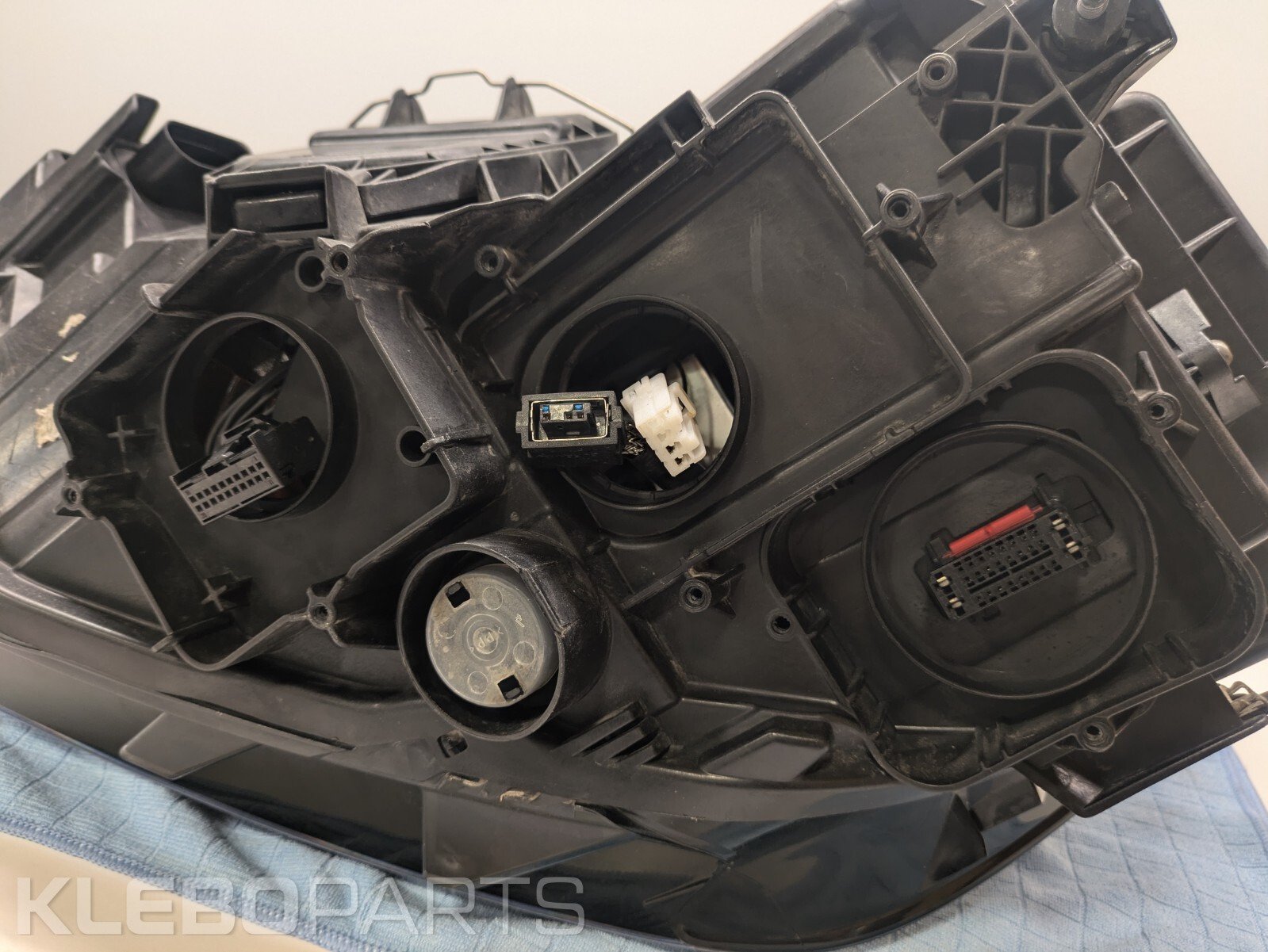 VW Golf Sportsvan 2014–2020 priekinis dešinys ksenoninis žibintas 517941752B 10 VW Golf Sportsvan 2014–2020 priekinis dešinys ksenoninis žibintas 517941752B - Image 10