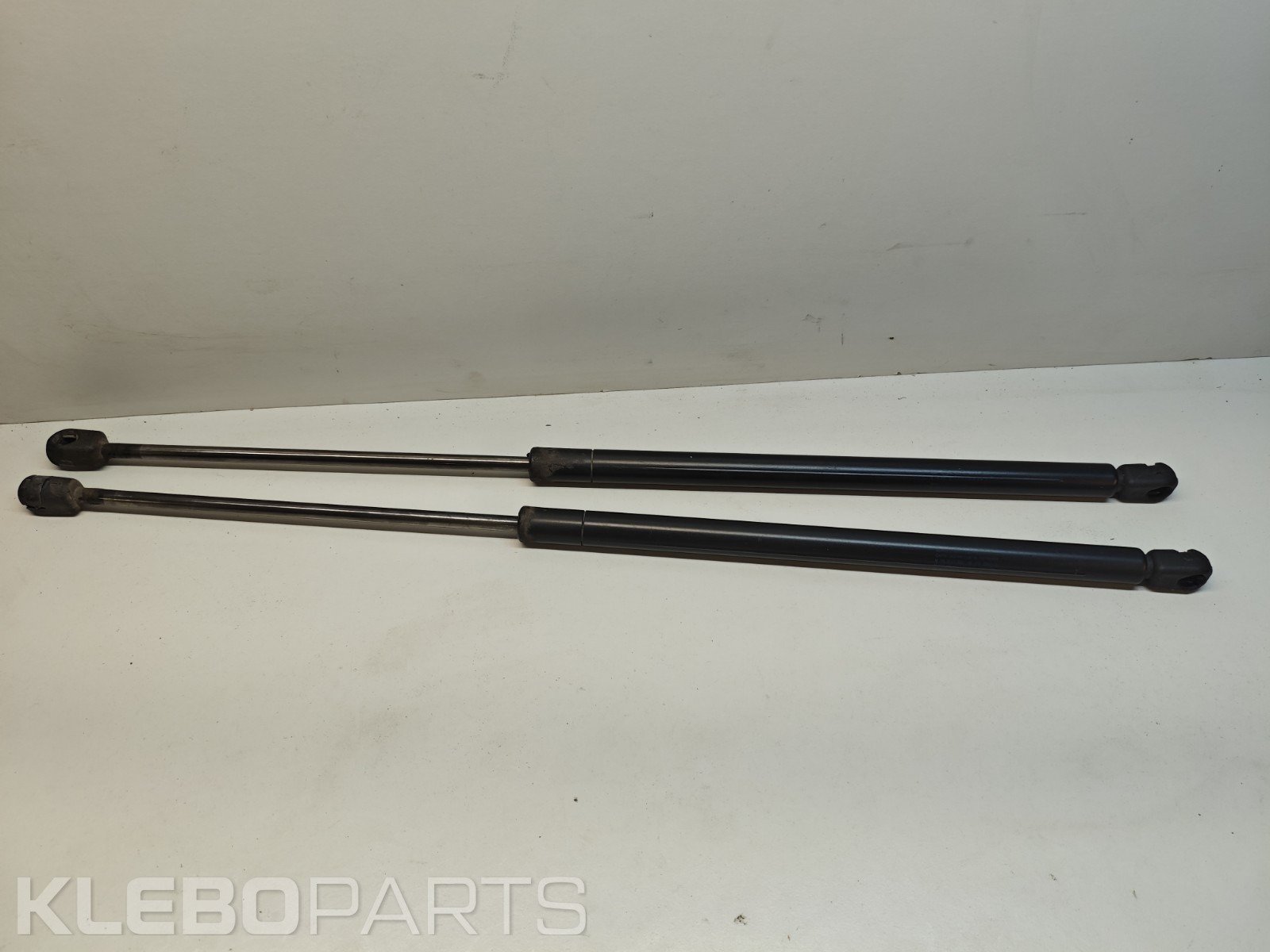 Honda Civic VII 2002–2005 EP3 bagažinės dujiniai amortizatoriai (pora) 1 Honda Civic VII 2002–2005 EP3 bagažinės dujiniai amortizatoriai (pora)