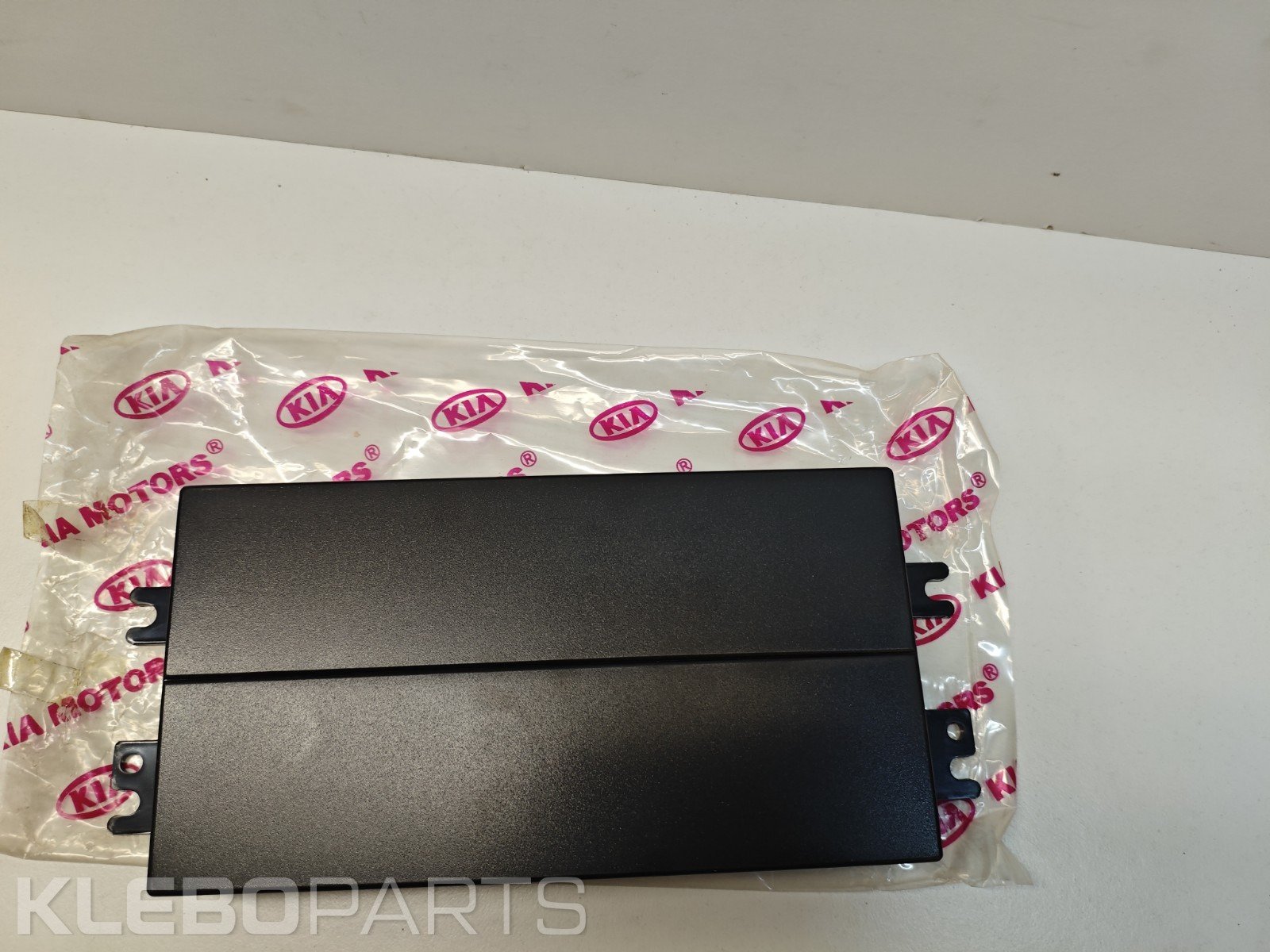 KIA Cerato Spectra 2004–2006 radijo angos uždengimo panelė 961162F000 3 KIA Cerato Spectra 2004–2006 radijo angos uždengimo panelė 961162F000 - Image 3