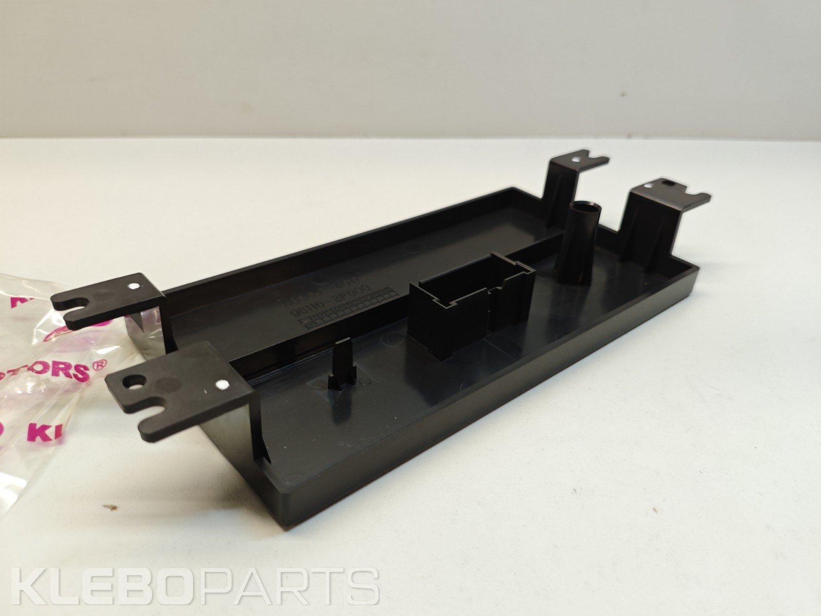 KIA Cerato Spectra 2004–2006 radijo angos uždengimo panelė 961162F000 6 KIA Cerato Spectra 2004–2006 radijo angos uždengimo panelė 961162F000 - Image 6