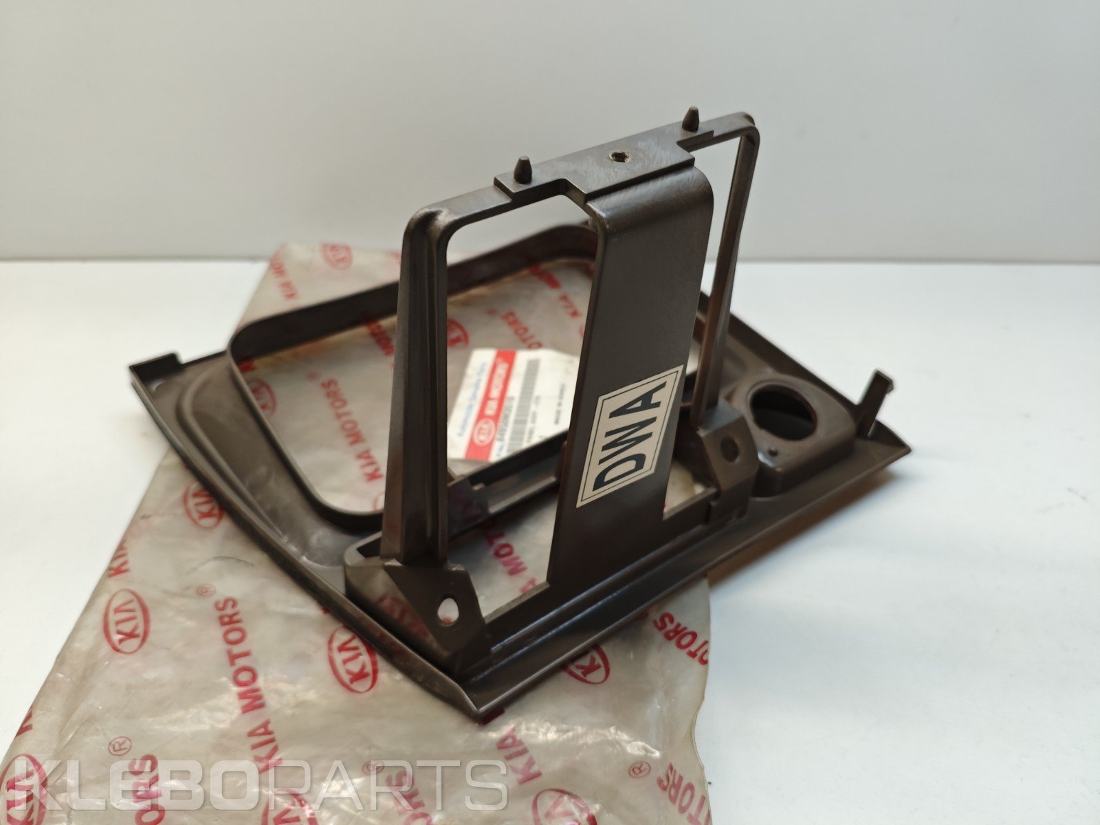 KIA Joice 1999–2003 centrinės radijo panelės apdaila 84950M3510 10 KIA Joice 1999–2003 centrinės radijo panelės apdaila 84950M3510 - Image 10