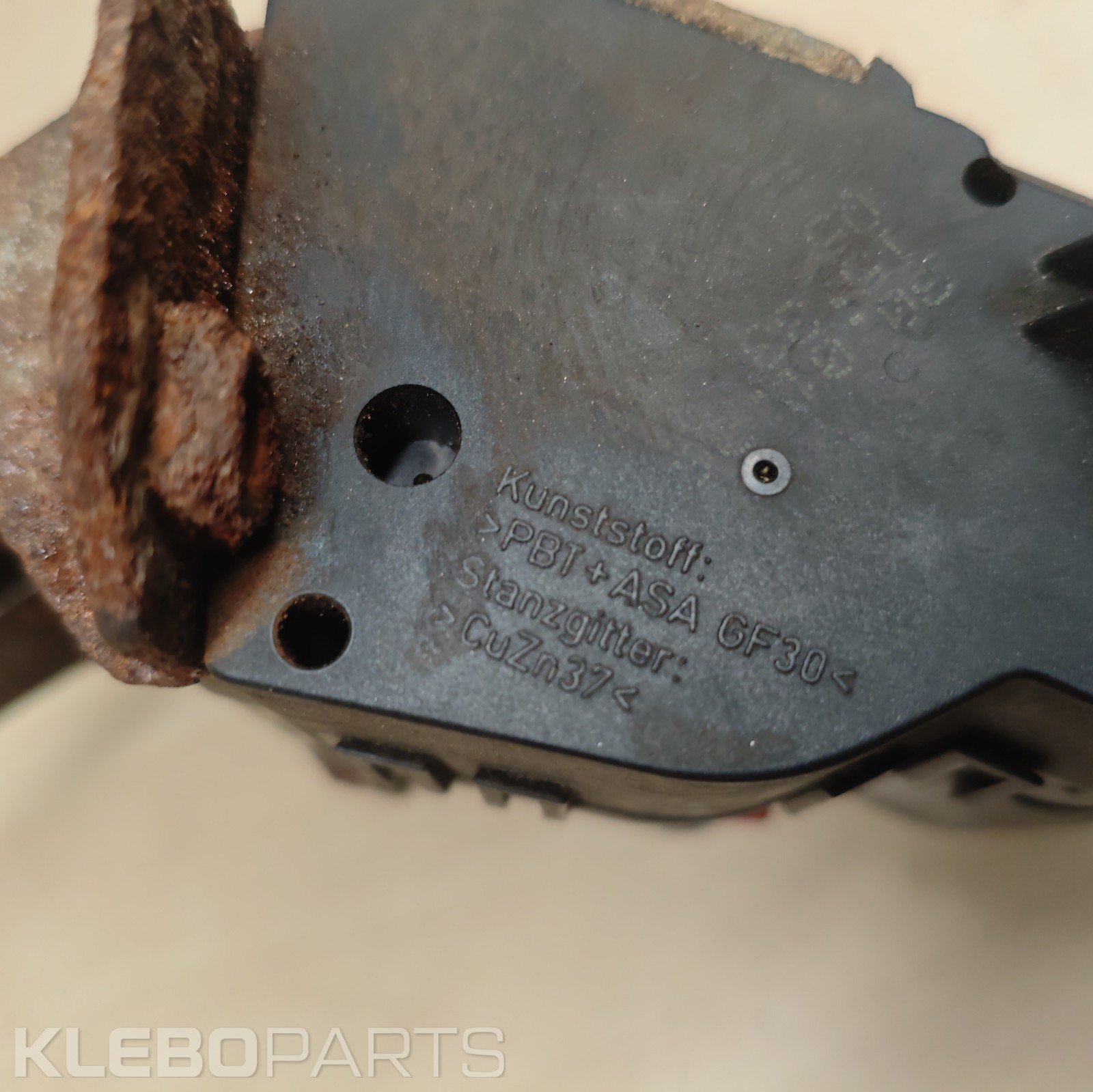 Mercedes Benz C Class W203 Tailgate Boot Lock Mechanism A2037400235 5 Mercedes Benz C Class W203 Tailgate Boot Lock Mechanism A2037400235 - Image 5