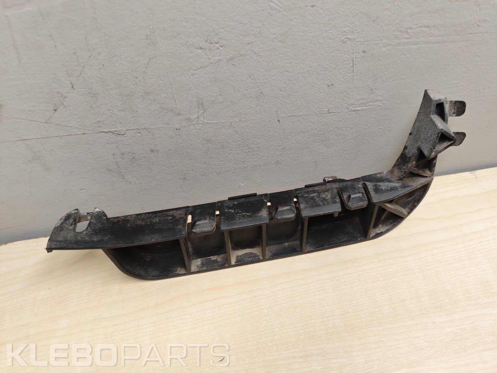 02-05 Honda Civic Si Front Bumper Right Mounting Bracket 71193S6A000 OEM 2 02-05 Honda Civic Si Front Bumper Right Mounting Bracket 71193S6A000 OEM - Image 2