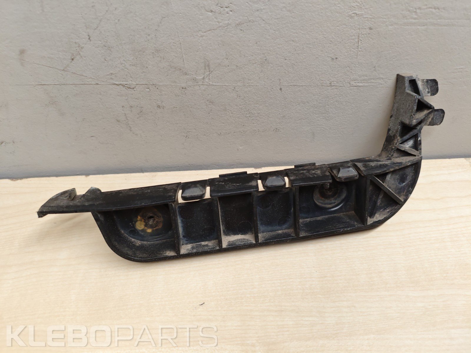 02-05 Honda Civic Si Front Bumper Right Mounting Bracket 71193S6A000 OEM 1 02-05 Honda Civic Si Front Bumper Right Mounting Bracket 71193S6A000 OEM
