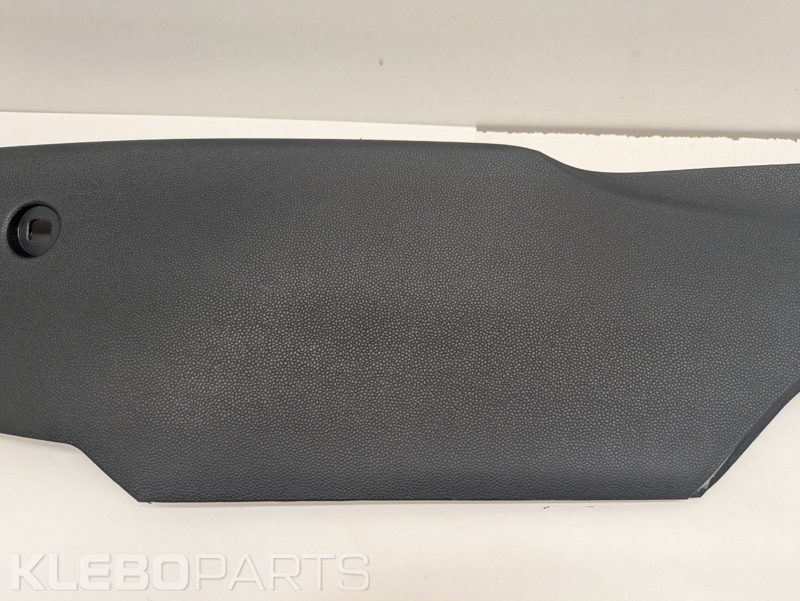 Ford Fiesta 2008–2012 centrinės konsolės dešinė apdaila 8A61A046B26A 4 Ford Fiesta 2008–2012 centrinės konsolės dešinė apdaila 8A61A046B26A - Image 4