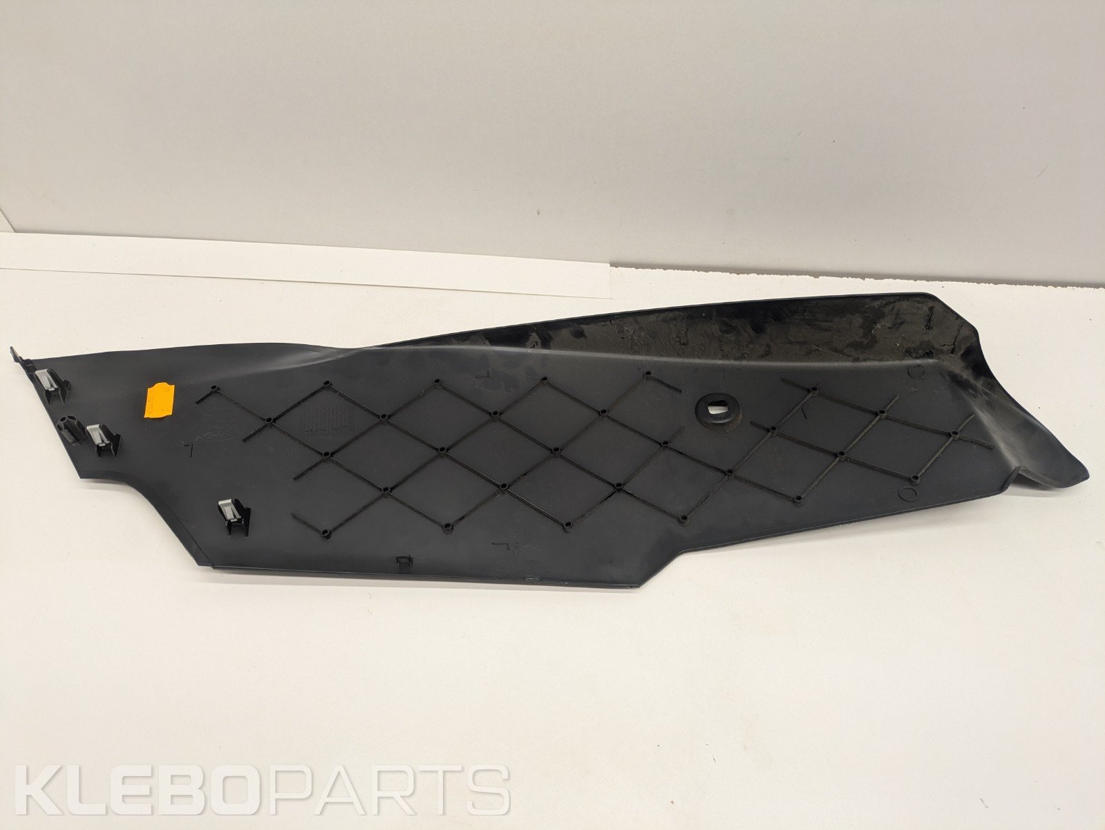 Ford Fiesta 2008–2012 centrinės konsolės dešinė apdaila 8A61A046B26A 7 Ford Fiesta 2008–2012 centrinės konsolės dešinė apdaila 8A61A046B26A - Image 7