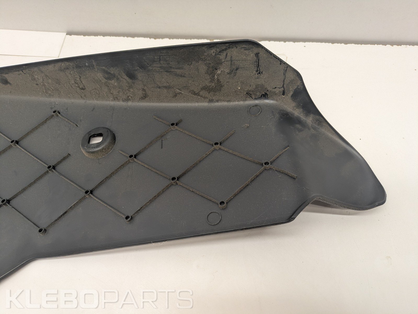 Ford Fiesta 2008–2012 centrinės konsolės dešinė apdaila 8A61A046B26A 8 Ford Fiesta 2008–2012 centrinės konsolės dešinė apdaila 8A61A046B26A - Image 8