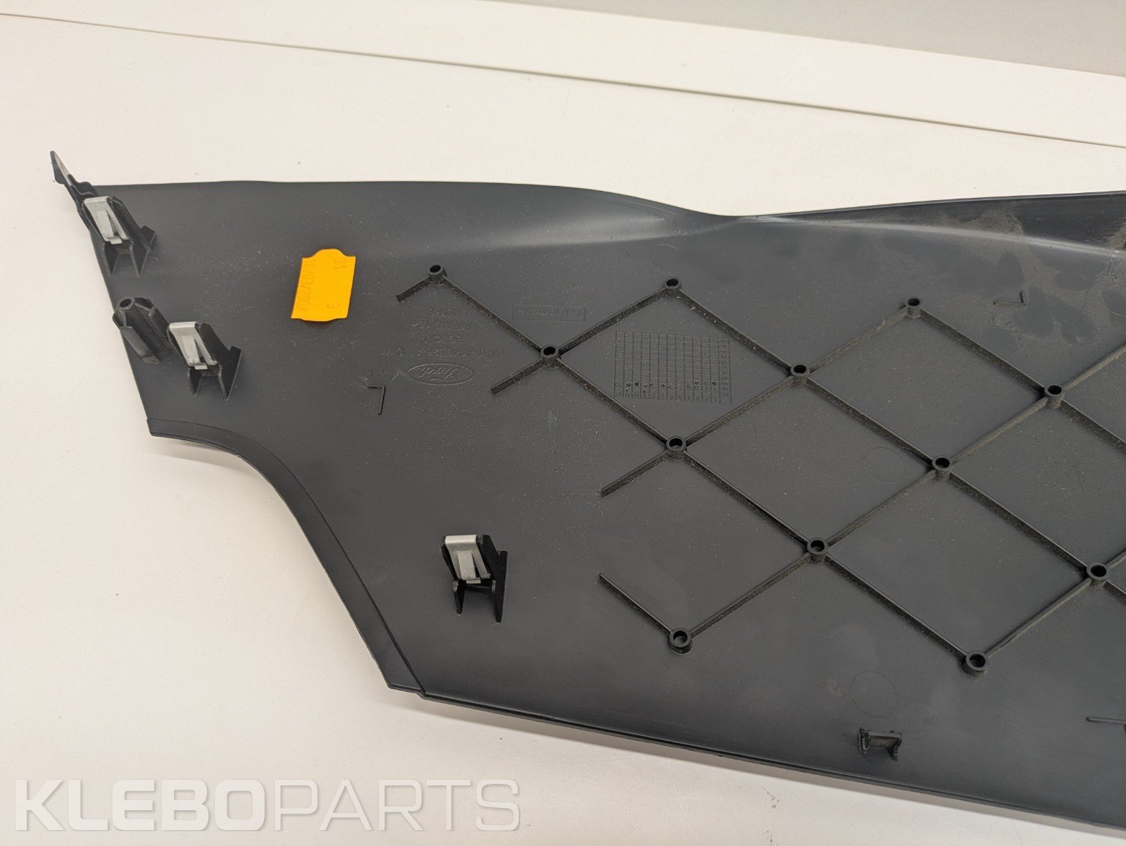 Ford Fiesta 2008–2012 centrinės konsolės dešinė apdaila 8A61A046B26A 10 Ford Fiesta 2008–2012 centrinės konsolės dešinė apdaila 8A61A046B26A - Image 10