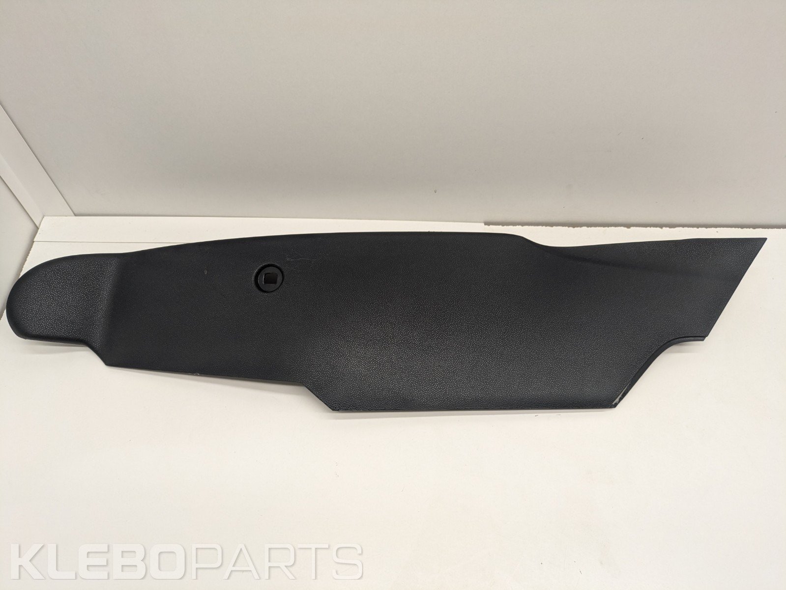 Ford Fiesta 2008–2012 centrinės konsolės dešinė apdaila 8A61A046B26A 1 Ford Fiesta 2008–2012 centrinės konsolės dešinė apdaila 8A61A046B26A