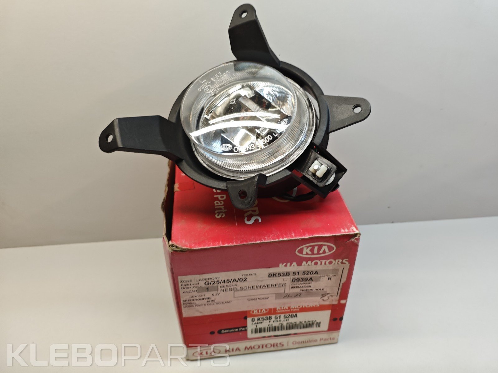 KIA Carnival Sedona 1999–2005 kairysis rūko žibintas 0K53B51520A 1 KIA Carnival Sedona 1999–2005 kairysis rūko žibintas 0K53B51520A