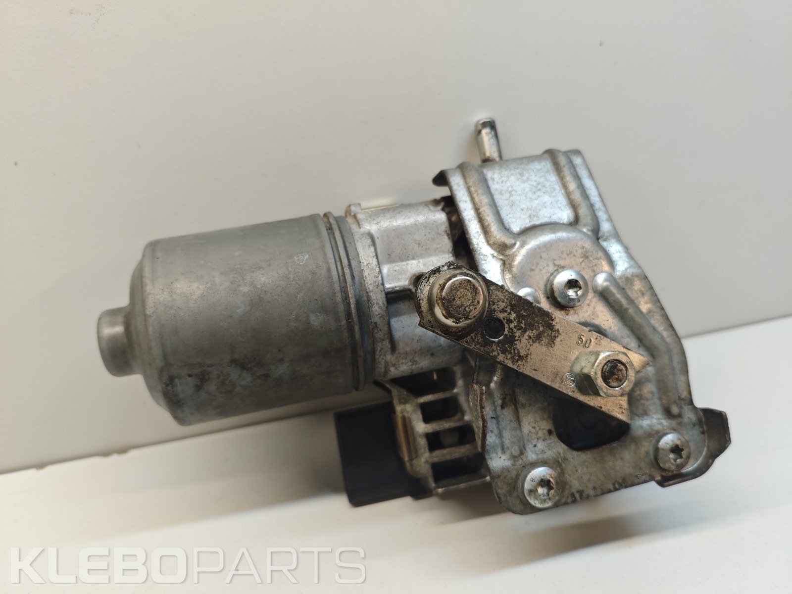 Volkswagen Golf V MK5 GTI priekinio valytuvo variklis be traukės 1K1955119B 1 Volkswagen Golf V MK5 GTI priekinio valytuvo variklis be traukės 1K1955119B