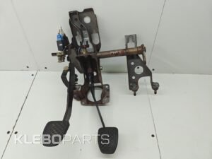 2005 2006 SUBARU OUTBACK LEGACY Brake Clutch Pedal Assembly Manual OEM
