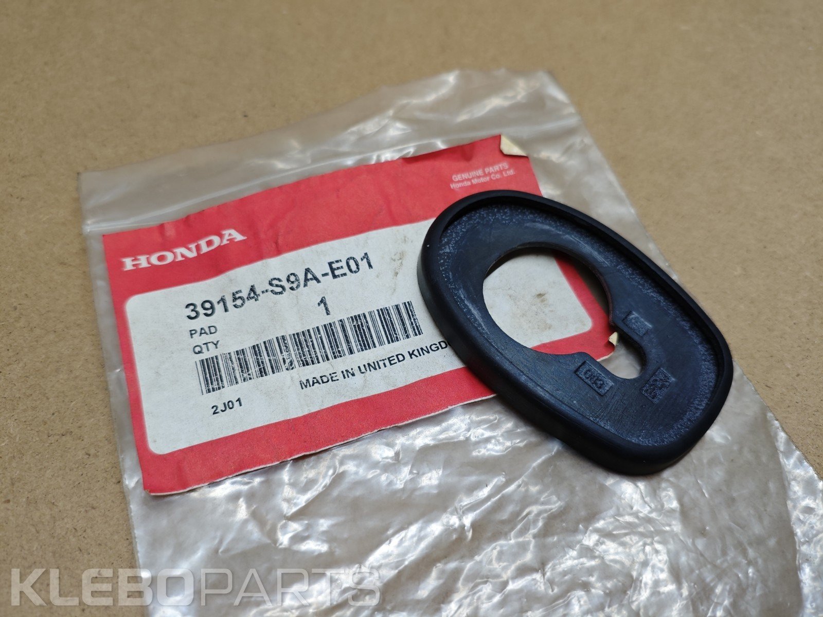 Honda CR-V 2002–2006 antenos gumos tarpiklis 39154-S9A-E01 1 Honda CR-V 2002–2006 antenos gumos tarpiklis 39154-S9A-E01