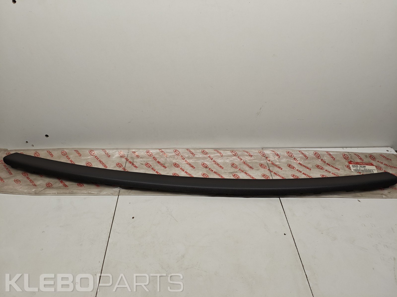 Kia Ceed 2009–2012 galinio buferio moldingas 866451H100 3 Kia Ceed 2009–2012 galinio buferio moldingas 866451H100 - Image 3