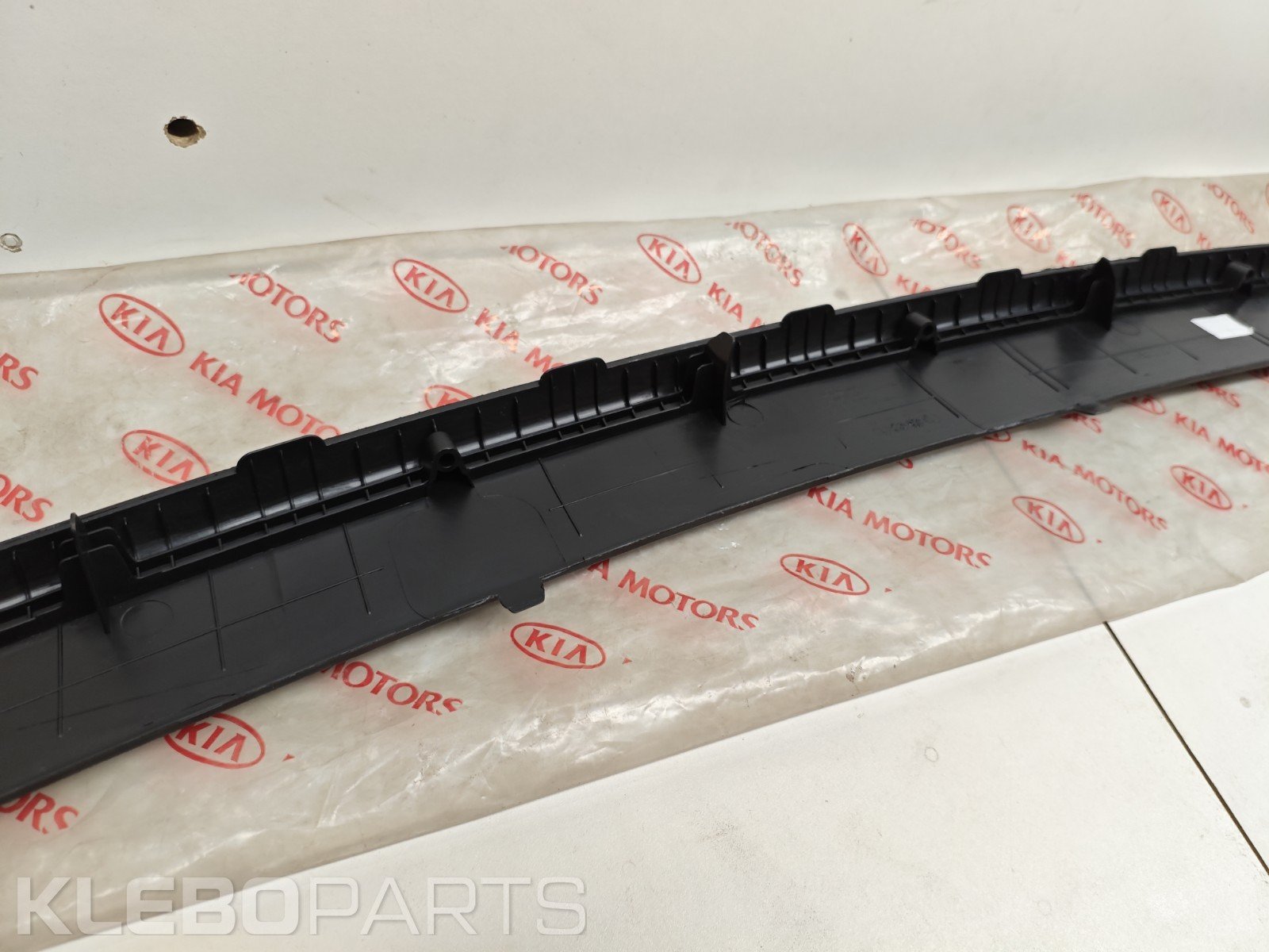 Kia Ceed 2009–2012 galinio buferio moldingas 866451H100 10 Kia Ceed 2009–2012 galinio buferio moldingas 866451H100 - Image 10